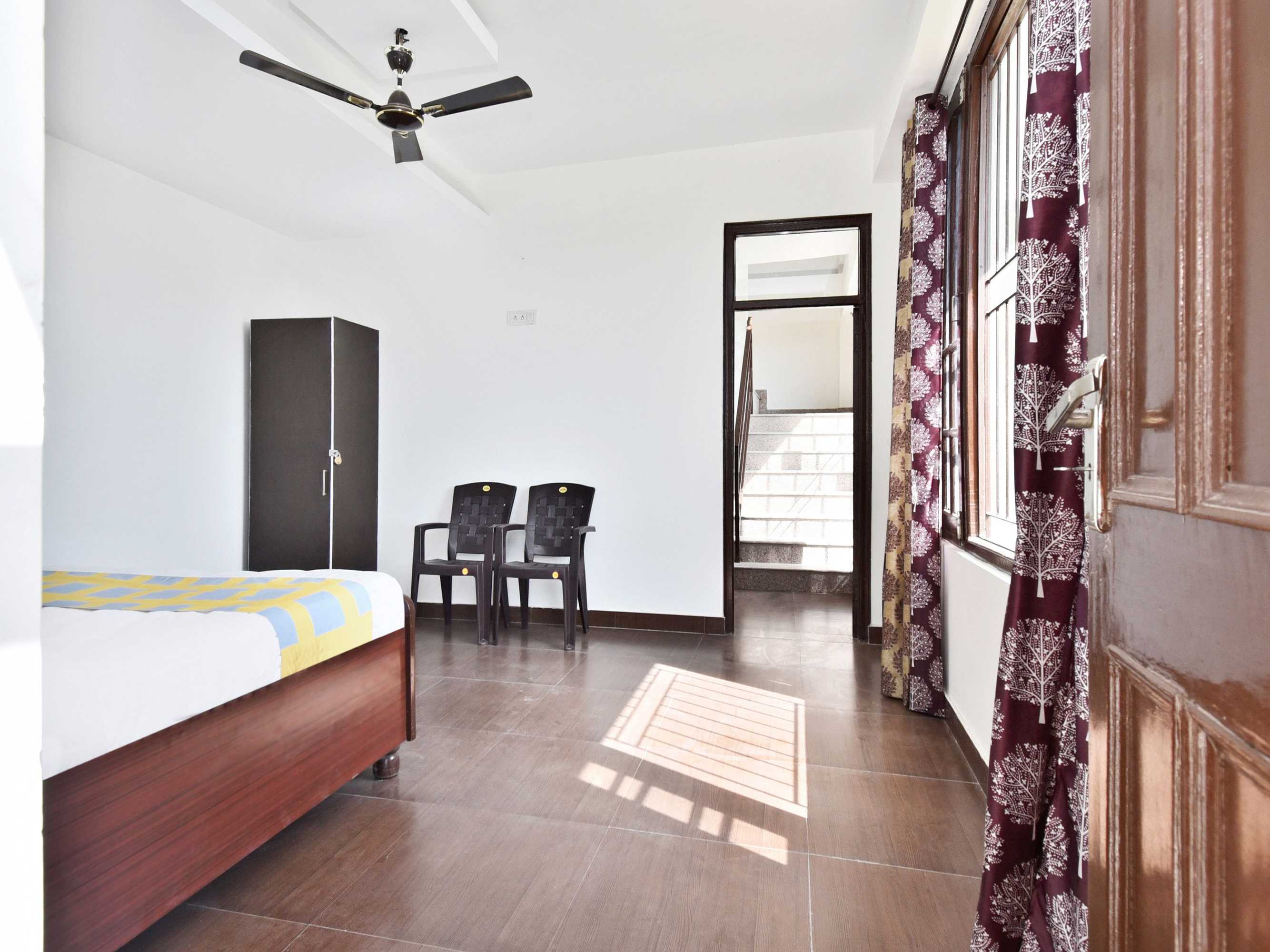 Gift card for Oyo 13878 Home Spacious 3bhk Kumarhatti