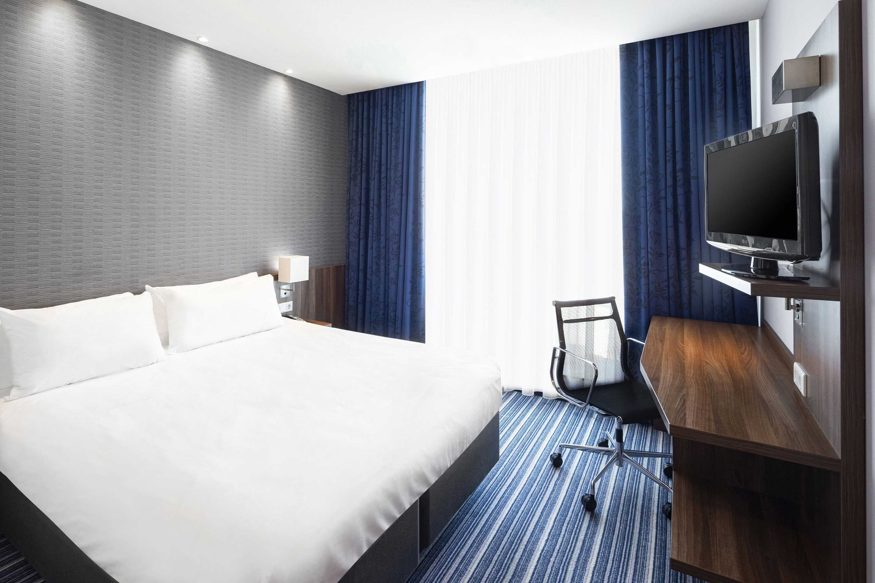 Gift card for Holiday Inn Express Amsterdam - Arena Towers by Ihg Gift card for Holiday Inn Express Amsterdam - Arena Towers by Ihg