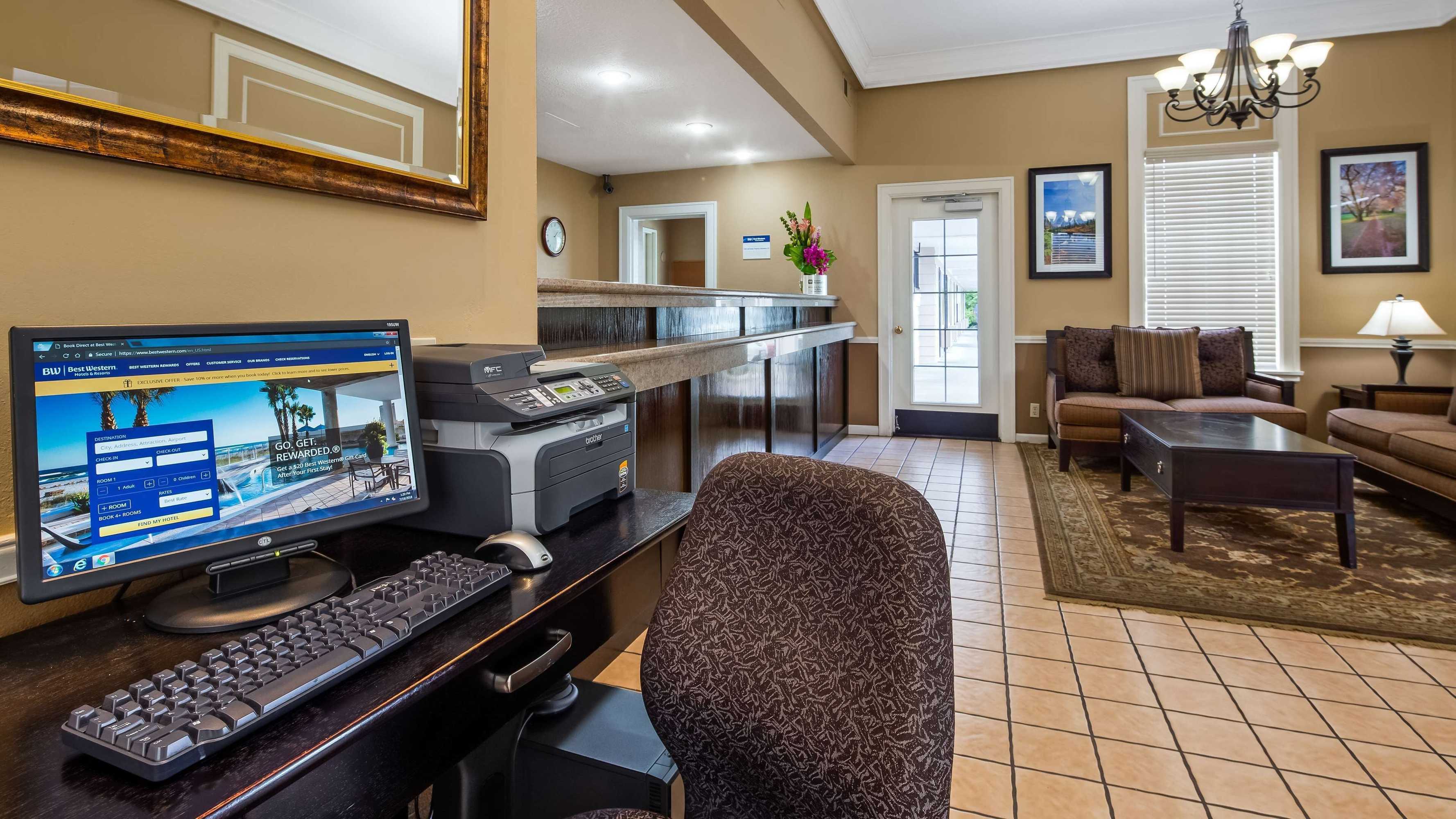 Gift card for Best Western Lakewood- Historic Landmark Gift card for Best Western Lakewood- Historic Landmark