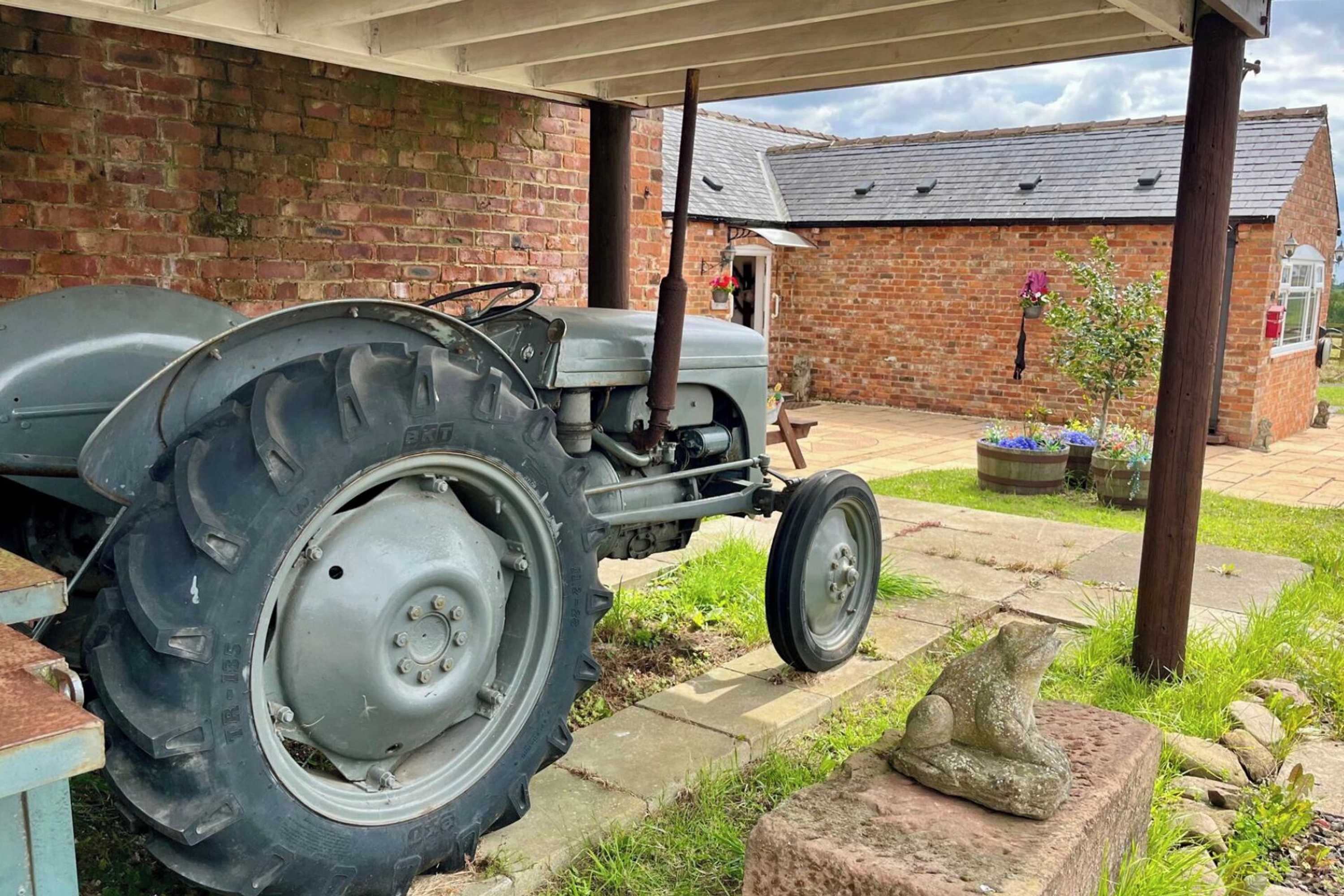 Gift card for Starshinezzz - Large Farmhouse County Durham