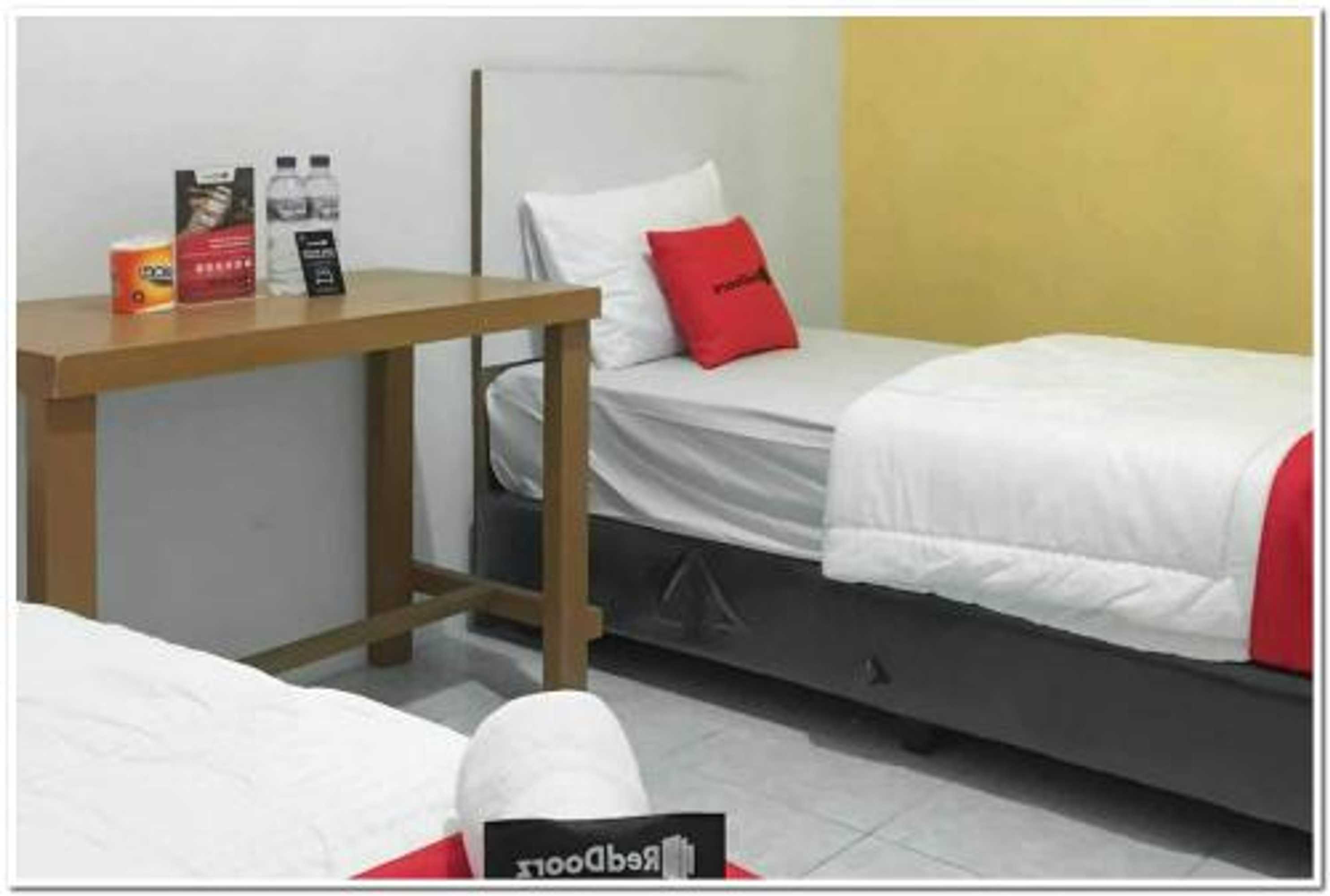 Gift card for Reddoorz @ Simpang Pos Medan Gift card for Reddoorz @ Simpang Pos Medan