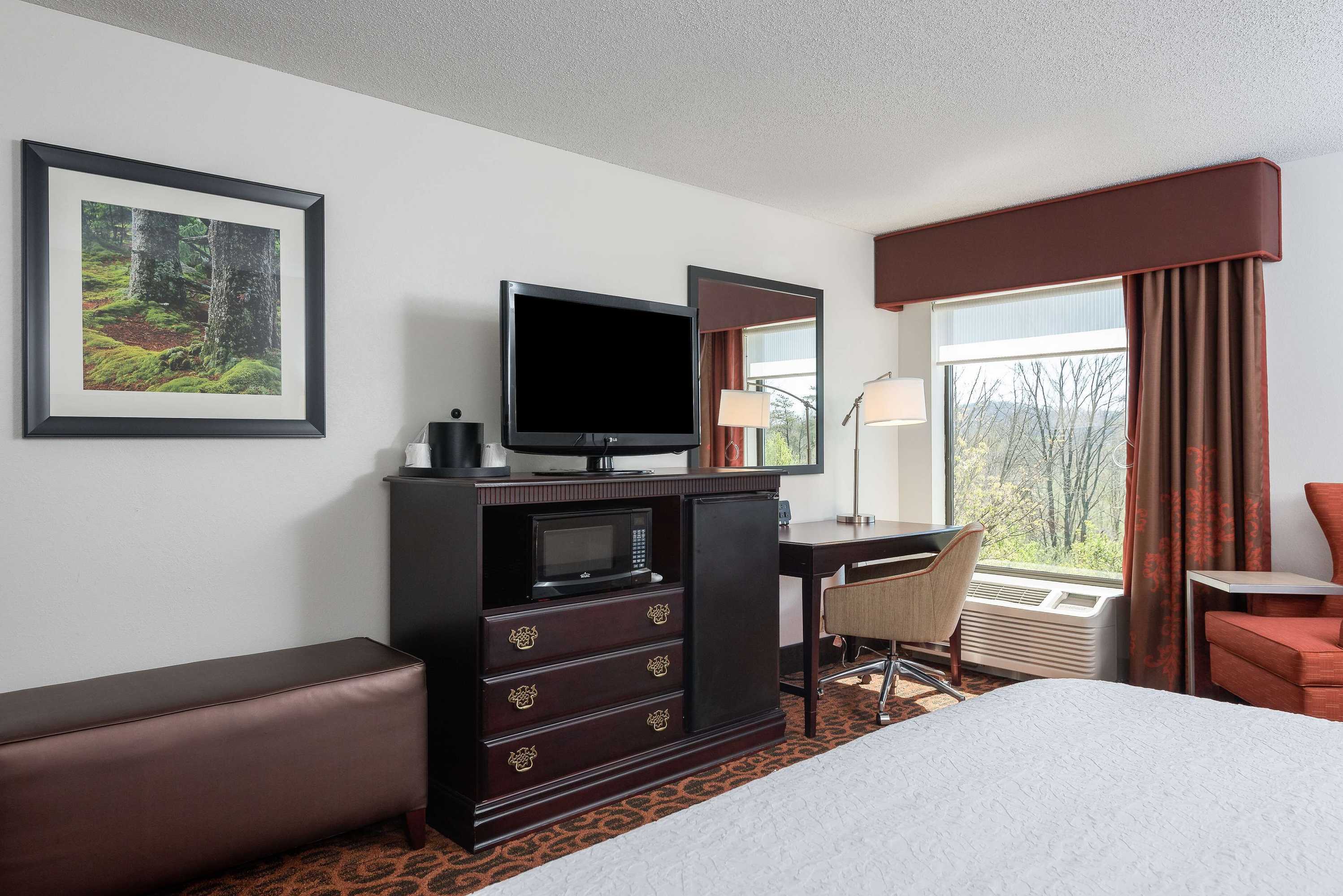 Gift card for Hampton Inn Parkersburg-Mineral Wells Gift card for Hampton Inn Parkersburg-Mineral Wells