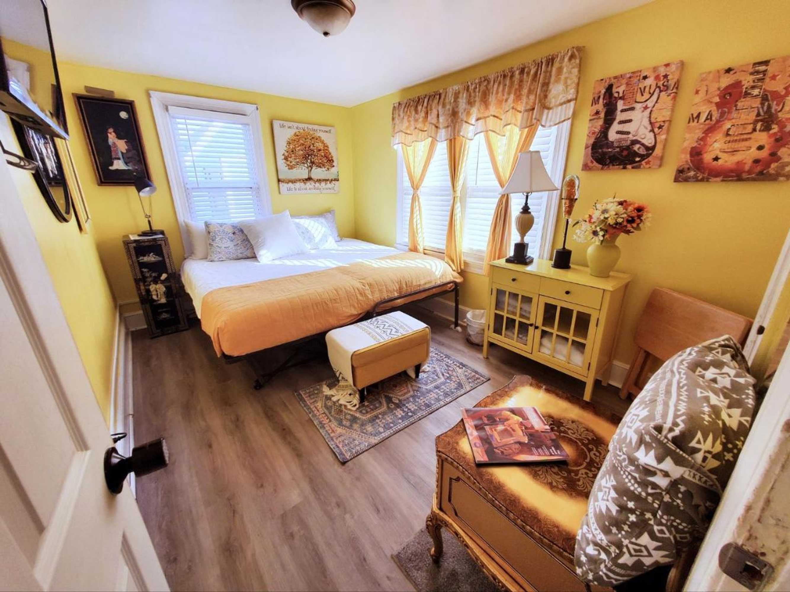 Gift card for Room-Yellow Rm Dover- Del State, Bayheal