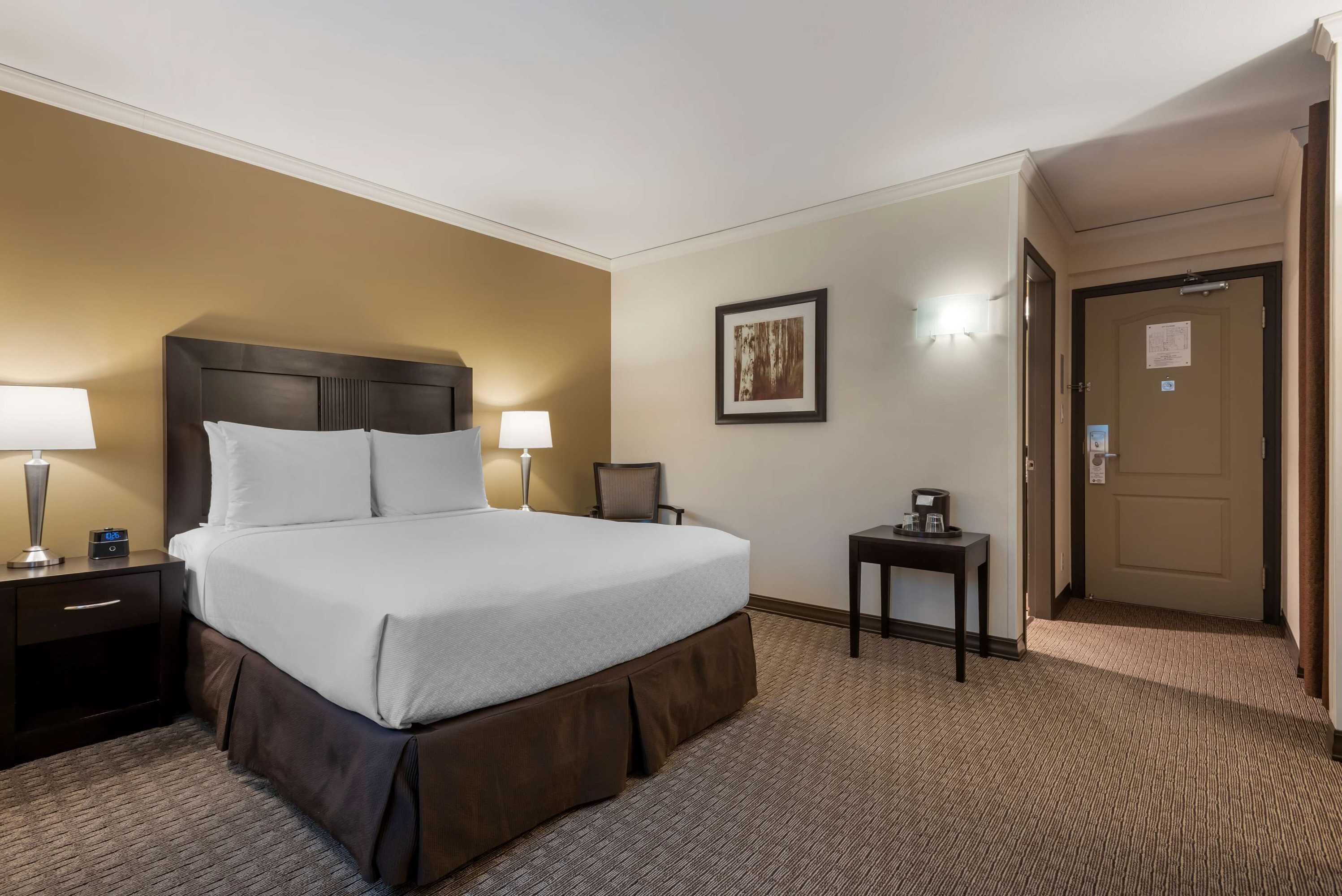 Gift card for Best Western Plus Baker Street Inn Gift card for Best Western Plus Baker Street Inn