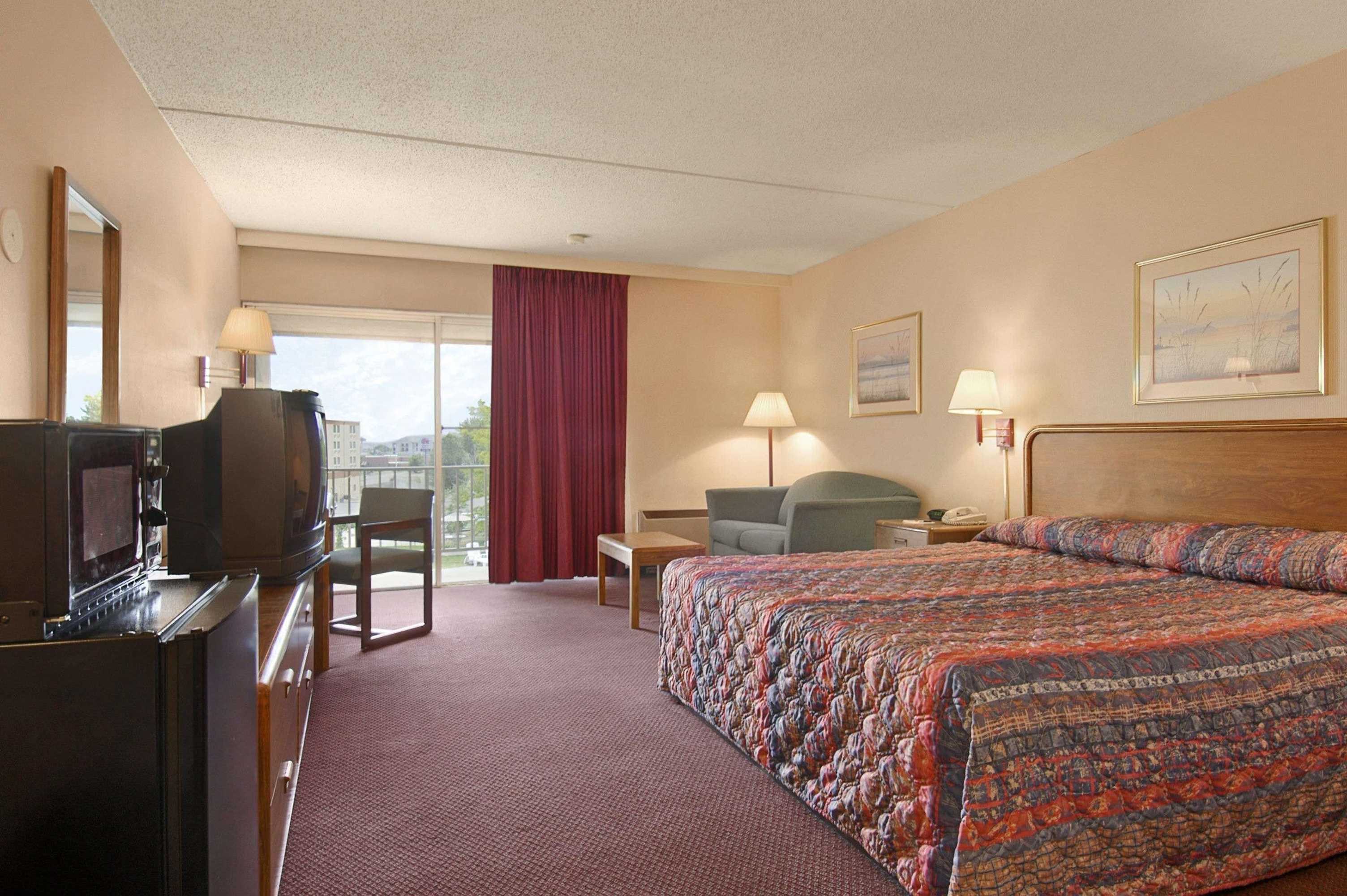 Gift card for Days Inn by Wyndham Colorado Springs/garden of The Gods Gift card for Days Inn by Wyndham Colorado Springs/garden of The Gods