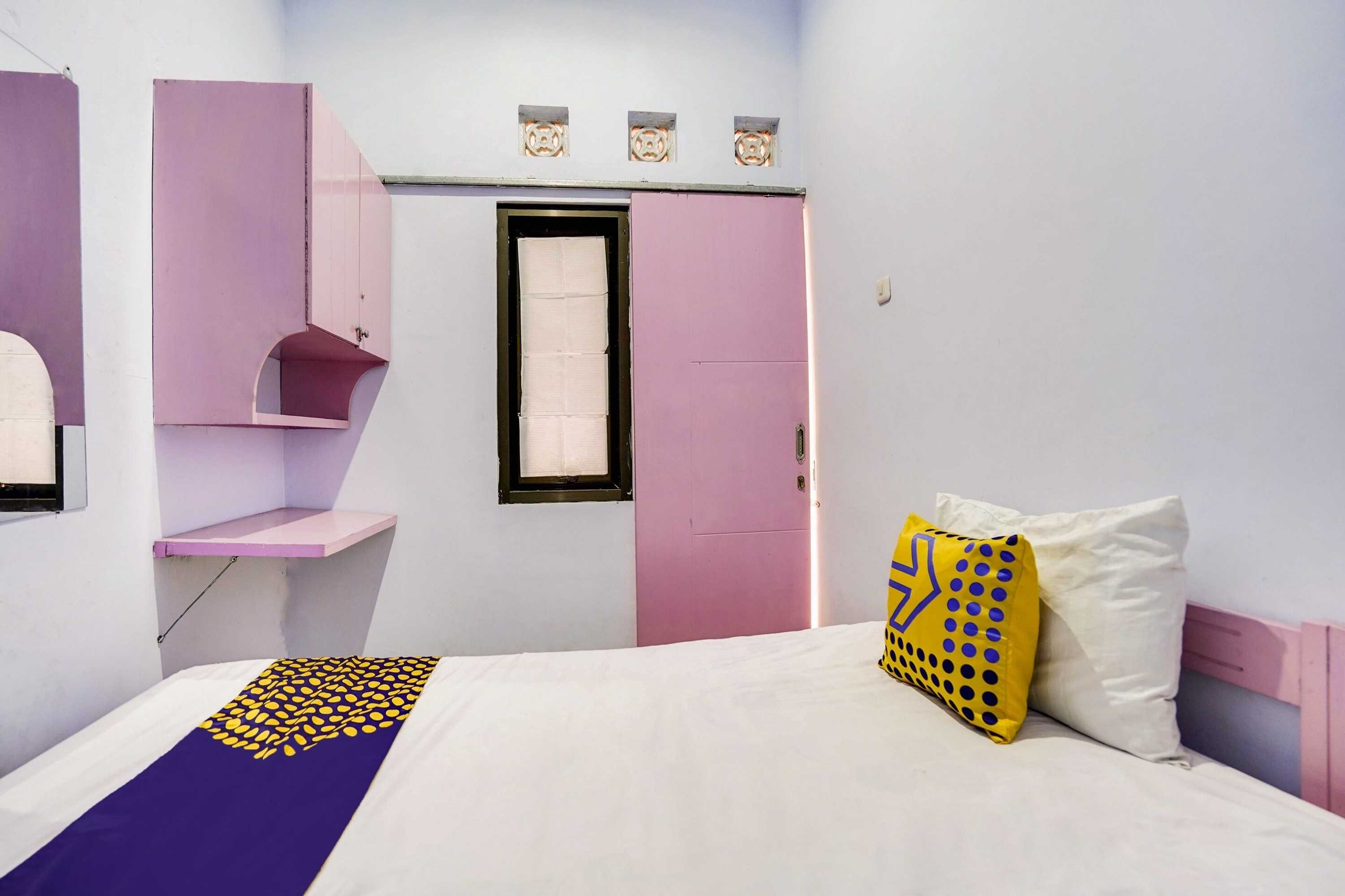 Gift card for Oyo Life 91626 Rr Kost Putri Syariah