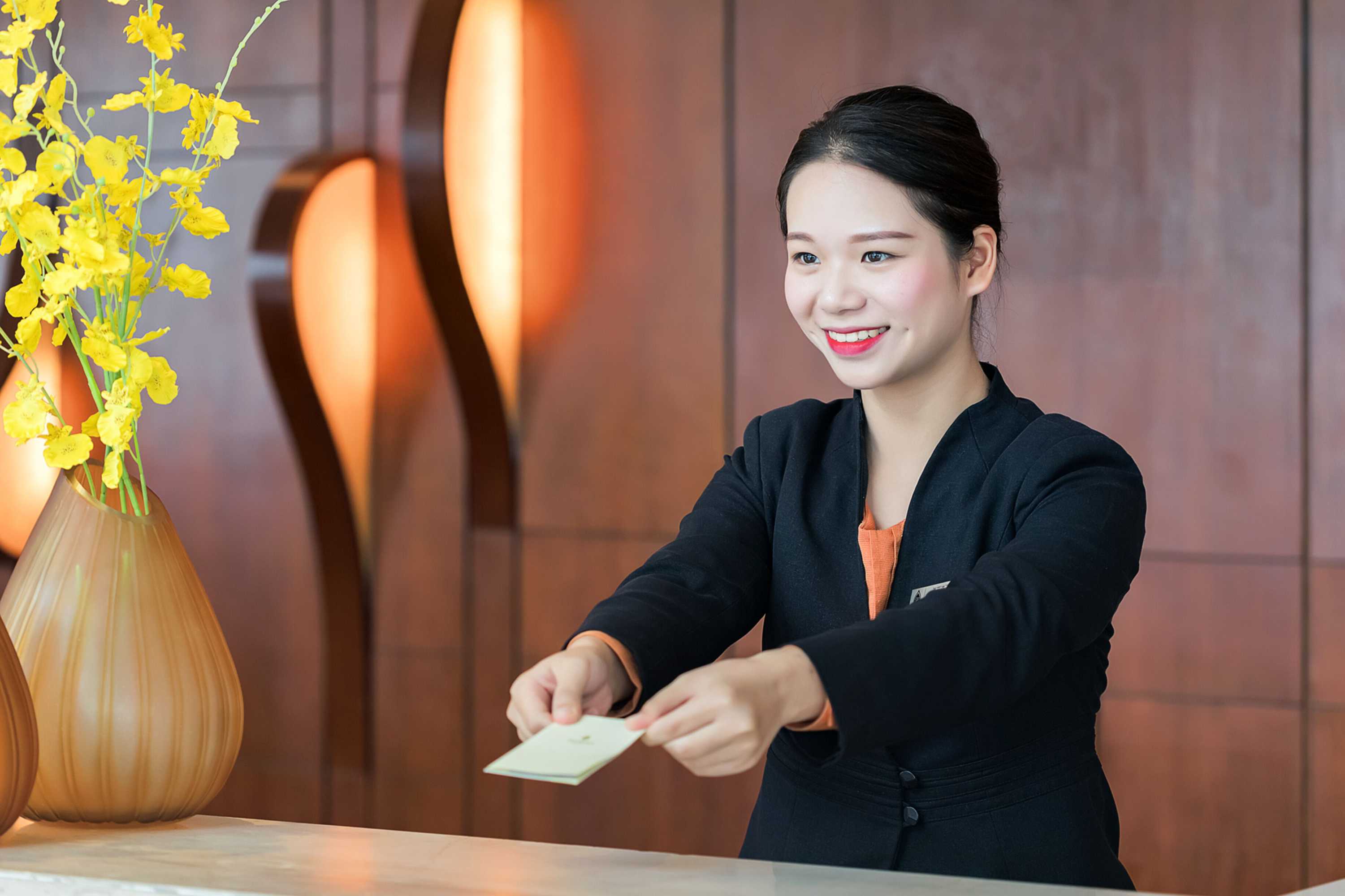 Gift card for Huaqiang Plaza Hotel Shenzhen, Enjoy Complimentary Mini Bar & Night Snack, Add Breakfast - Enjoy Complimentary Afternoon Tea Gift card for Huaqiang Plaza Hotel Shenzhen, Enjoy Complimentary Mini Bar & Night Snack, Add Breakfast - Enjoy Complimentary Afternoon Tea