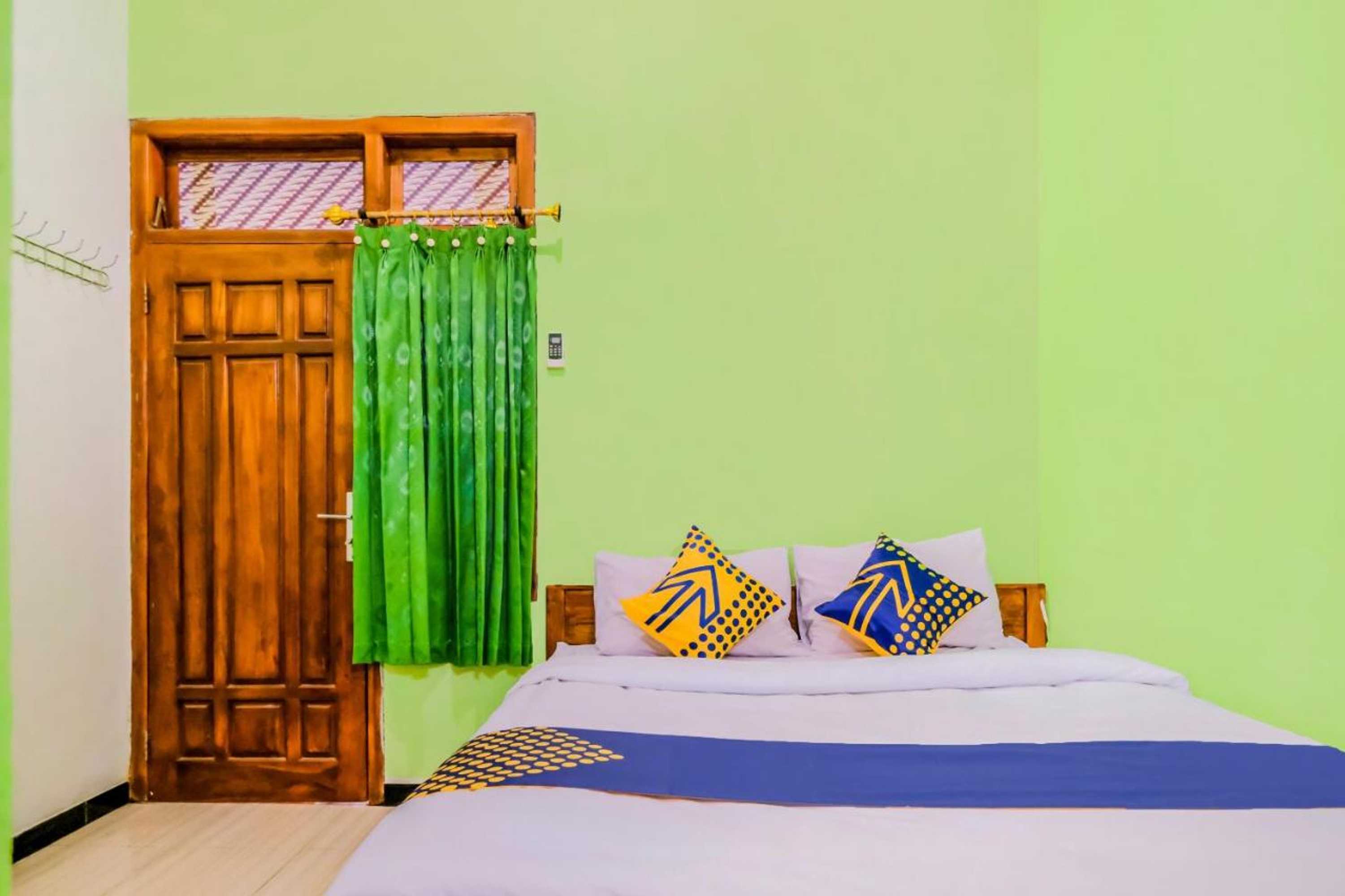 Gift card for Super Oyo 1759 Family Residence