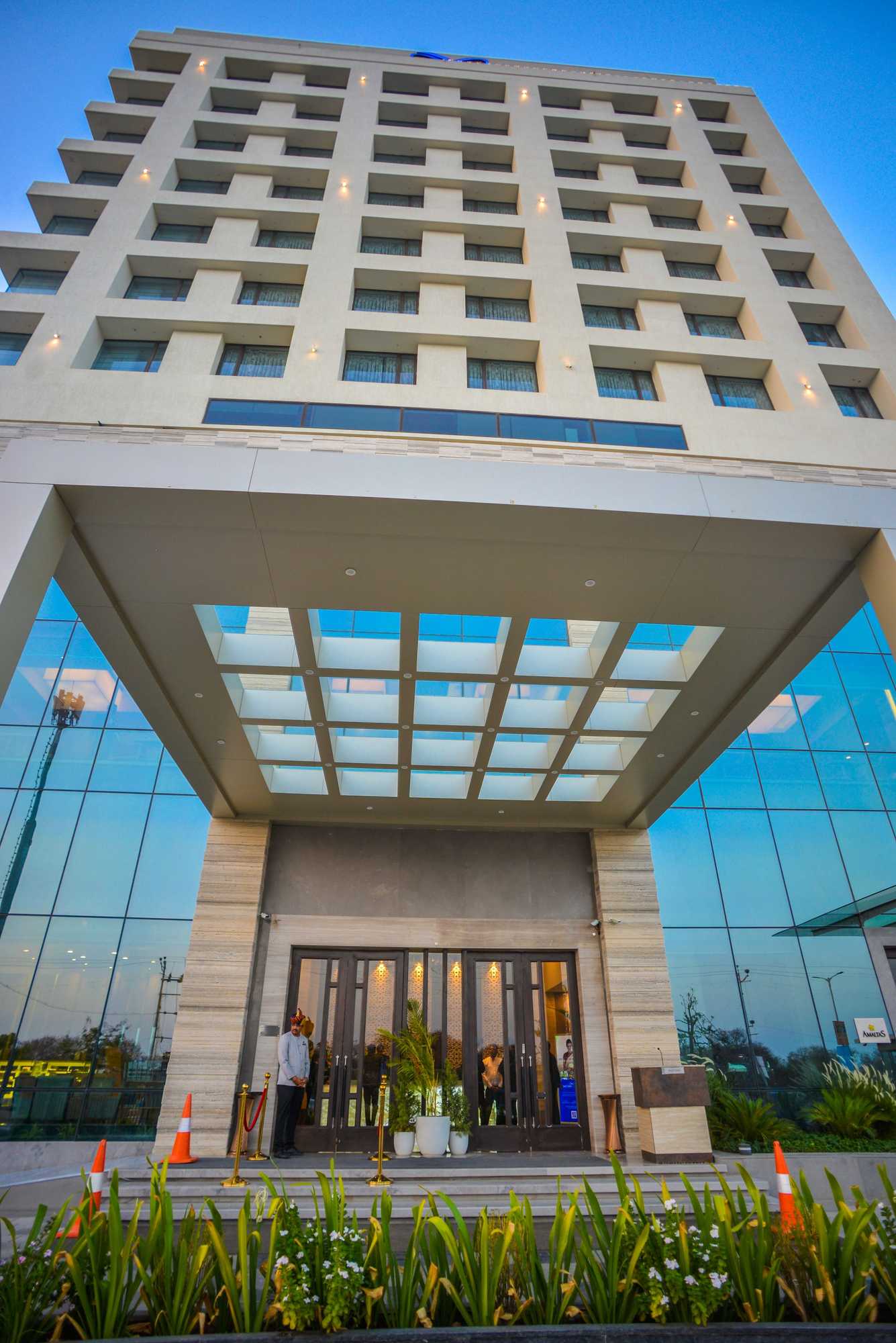 Gift card for Efcee Sarovar Premiere Bhavnagar Gift card for Efcee Sarovar Premiere Bhavnagar