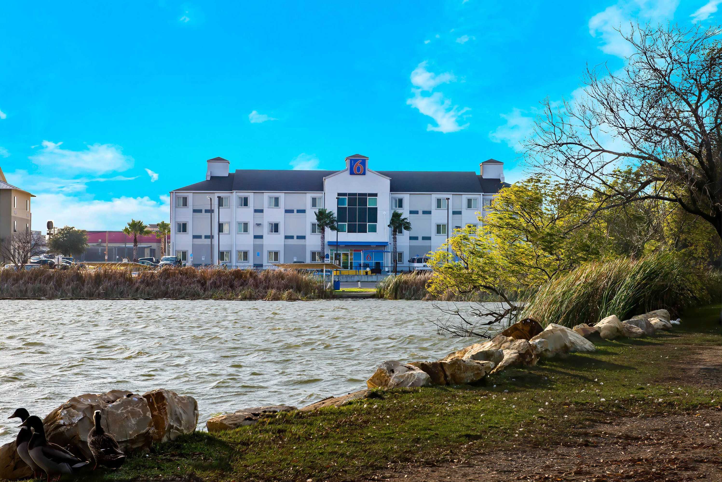 Gift card for Motel 6 Eagle Pass, TX - Lakeside Gift card for Motel 6 Eagle Pass, TX - Lakeside
