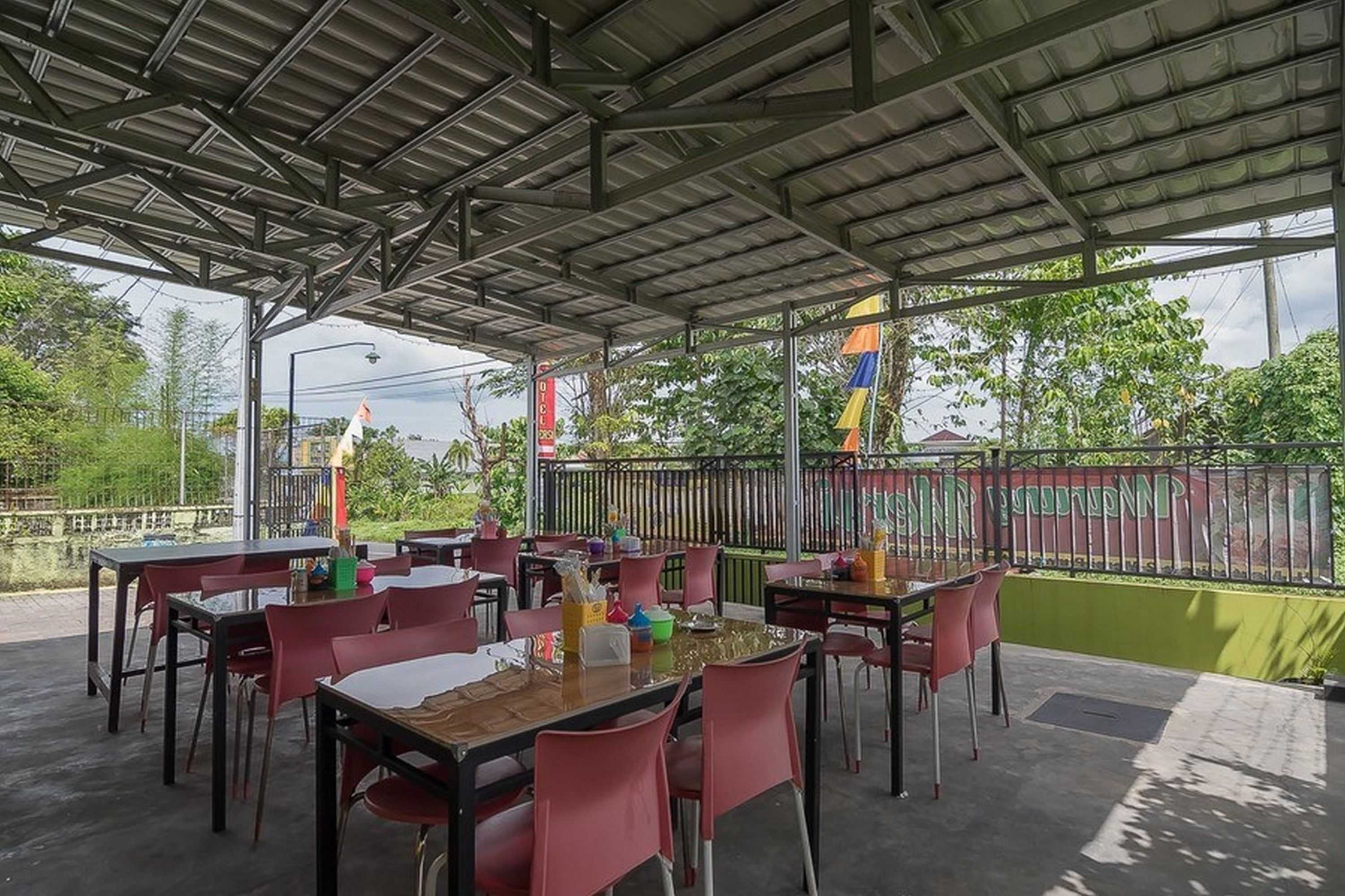 Gift card for Reddoorz Near Kampus Ump Purwokerto Gift card for Reddoorz Near Kampus Ump Purwokerto