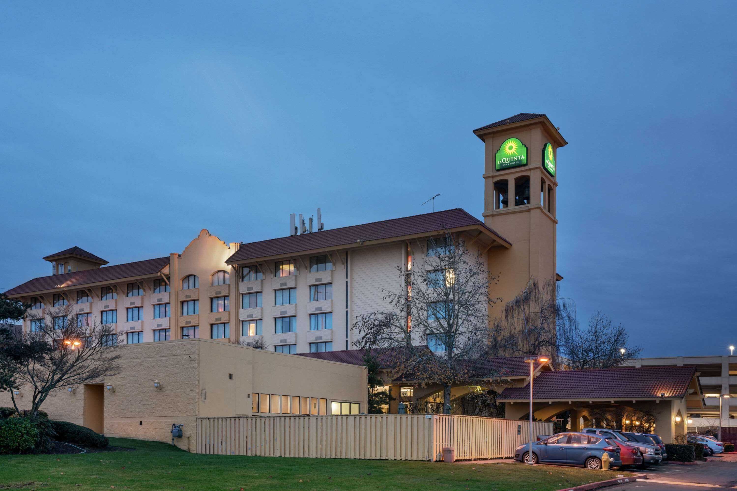 Gift card for La Quinta Inn & Suites by Wyndham Seattle Sea-Tac Airport Gift card for La Quinta Inn & Suites by Wyndham Seattle Sea-Tac Airport