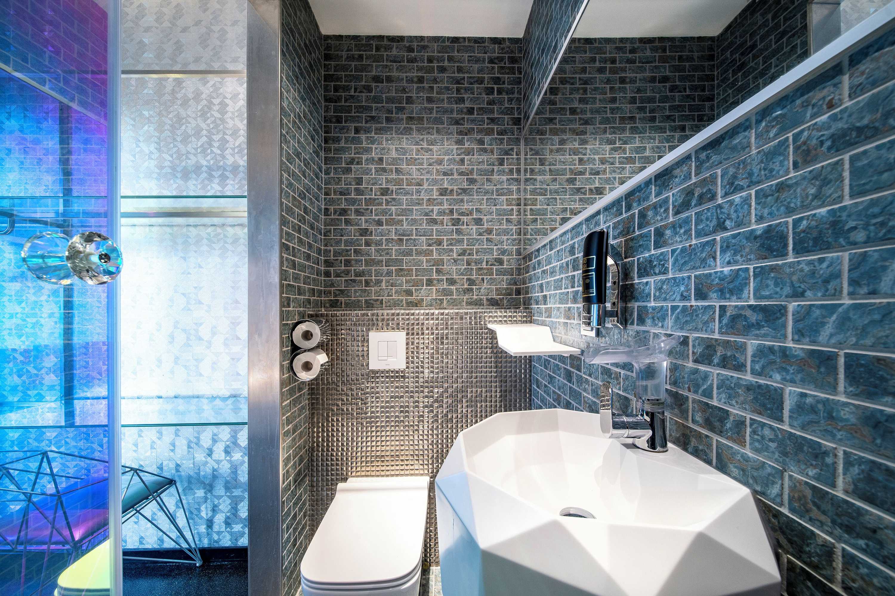 Gift card for Diamond Capsule Hotel Amsterdam South Gift card for Diamond Capsule Hotel Amsterdam South