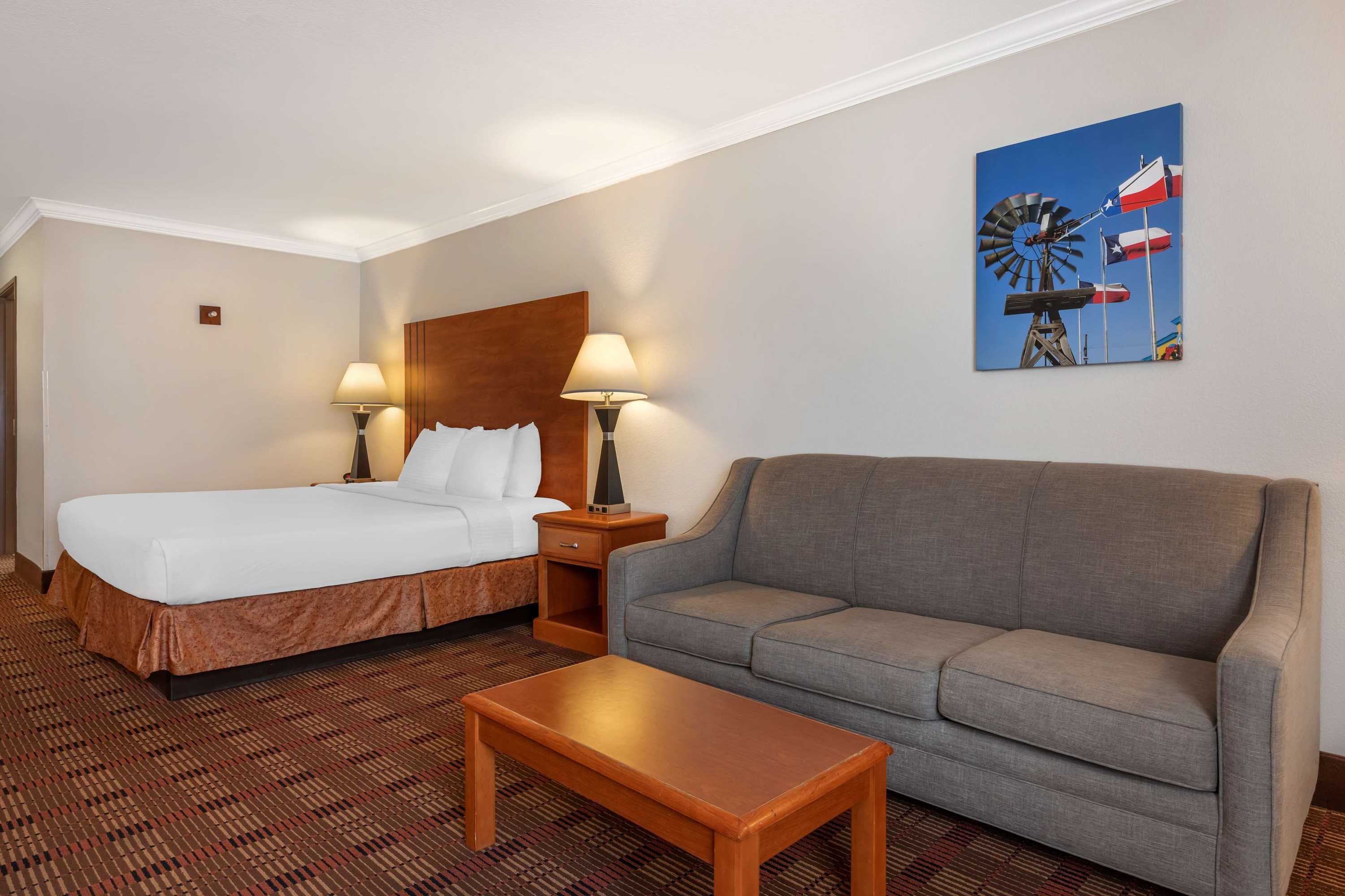 Gift card for Best Western Club House Inn & Suites Gift card for Best Western Club House Inn & Suites