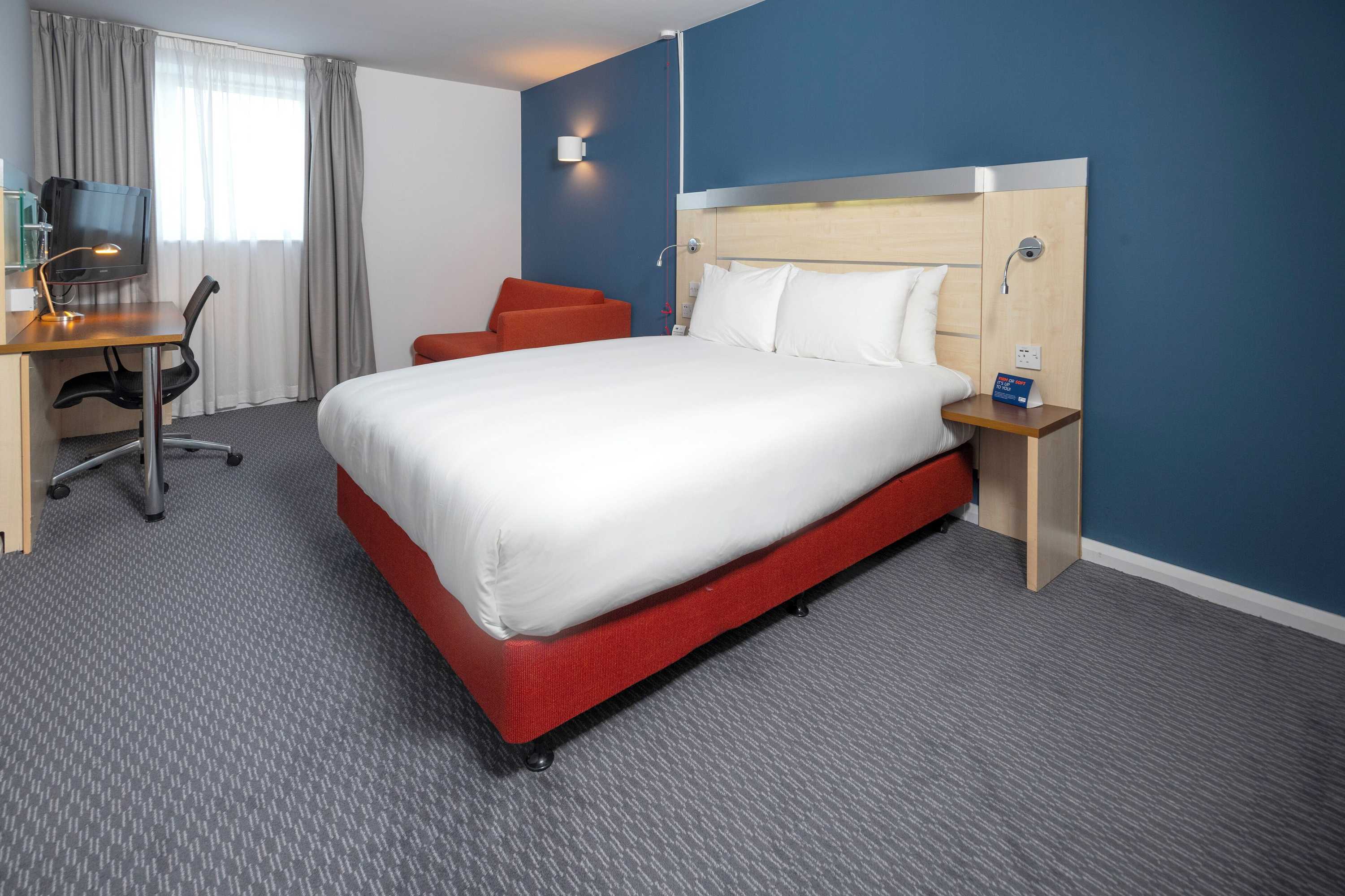 Gift card for Holiday Inn Express Swindon City Centre by Ihg Gift card for Holiday Inn Express Swindon City Centre by Ihg
