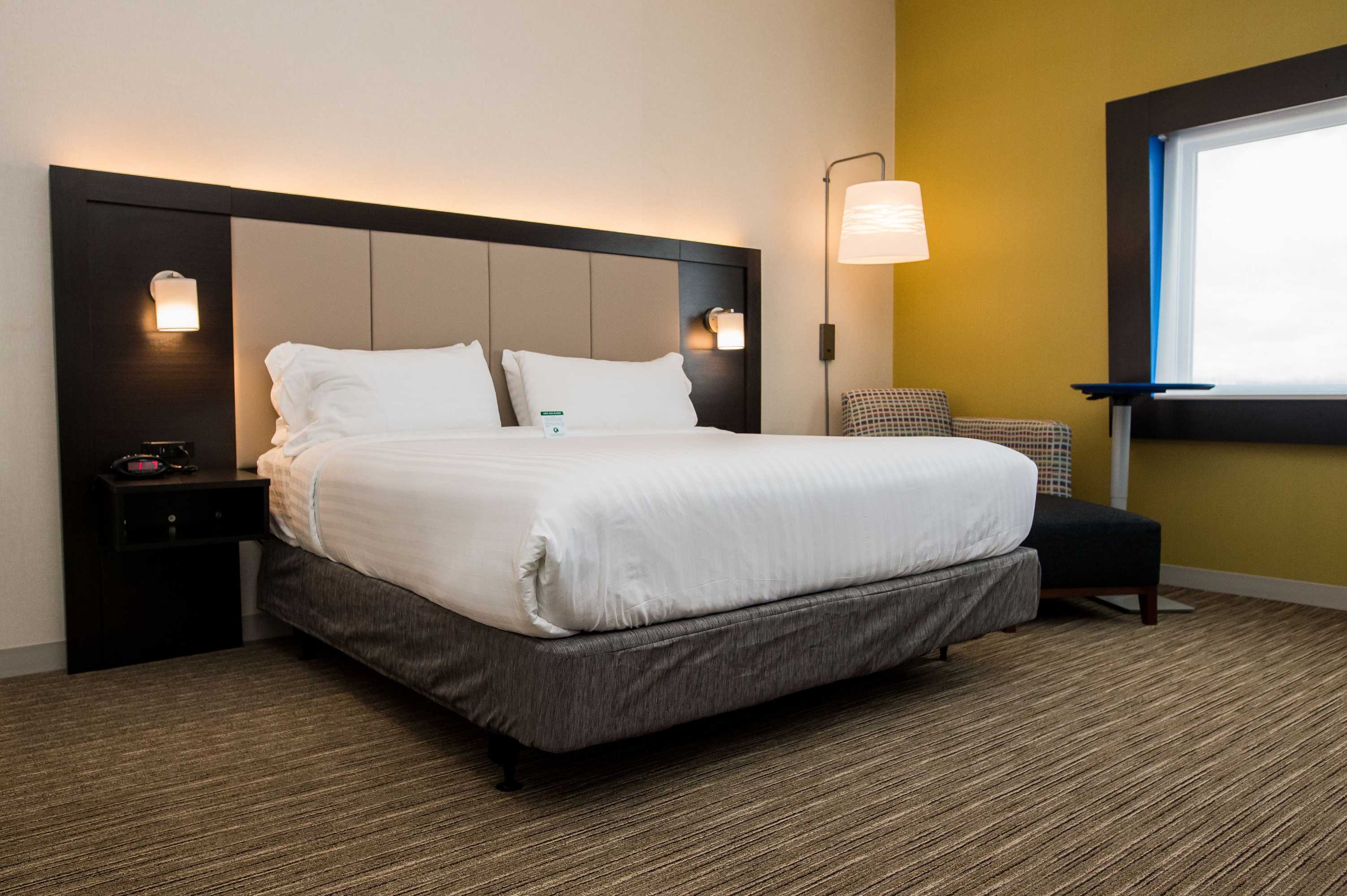 Gift card for Holiday Inn Express & Suites Marietta by Ihg Gift card for Holiday Inn Express & Suites Marietta by Ihg