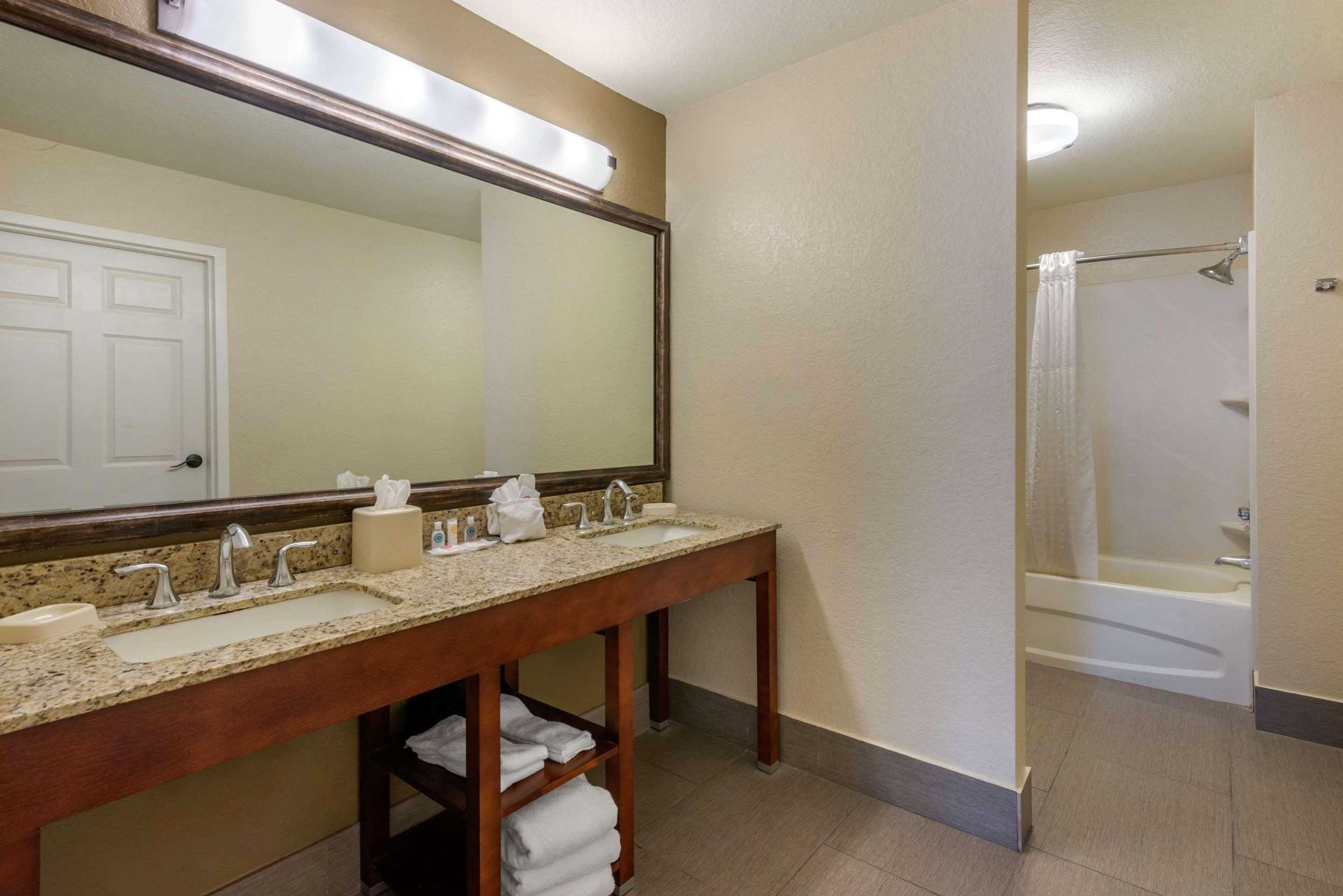 Gift card for Comfort Suites Lady Lake - The Villages Gift card for Comfort Suites Lady Lake - The Villages