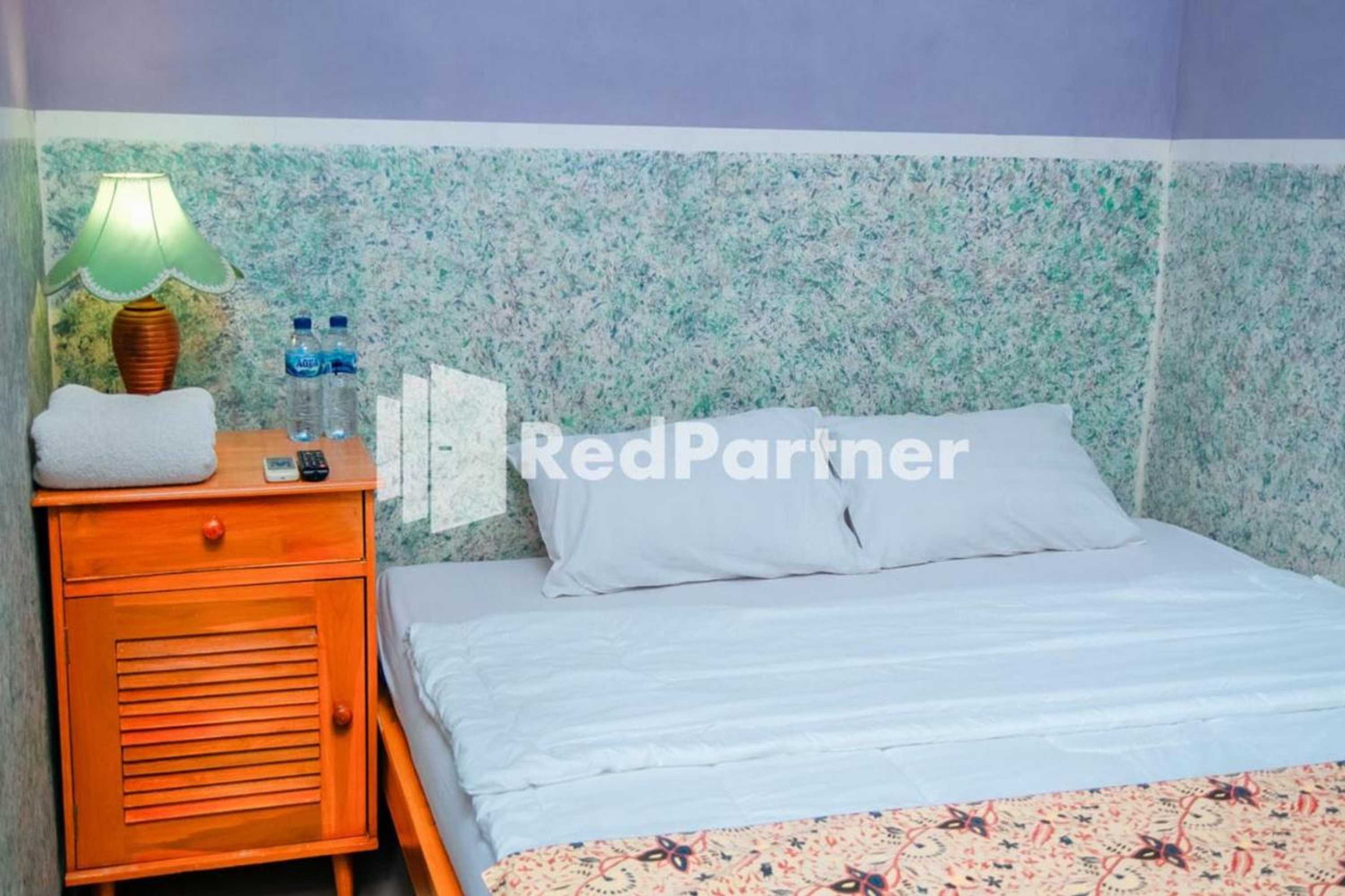 Gift card for Flamboyan Asri Syariah Mitra Reddoorz Near Kampung Inggris Pare