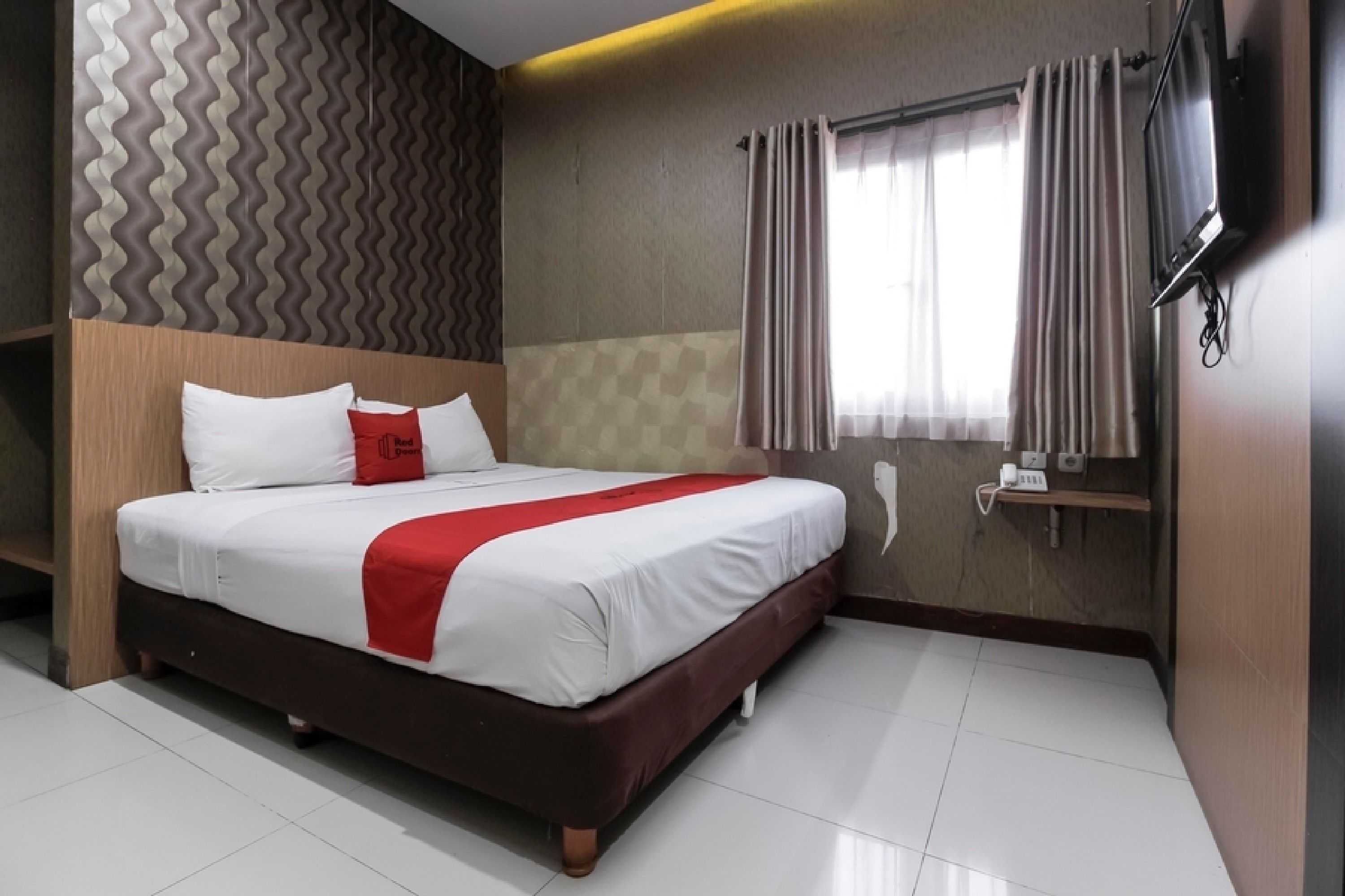 Gift card for Reddoorz Plus @ Tuparev Cirebon Gift card for Reddoorz Plus @ Tuparev Cirebon