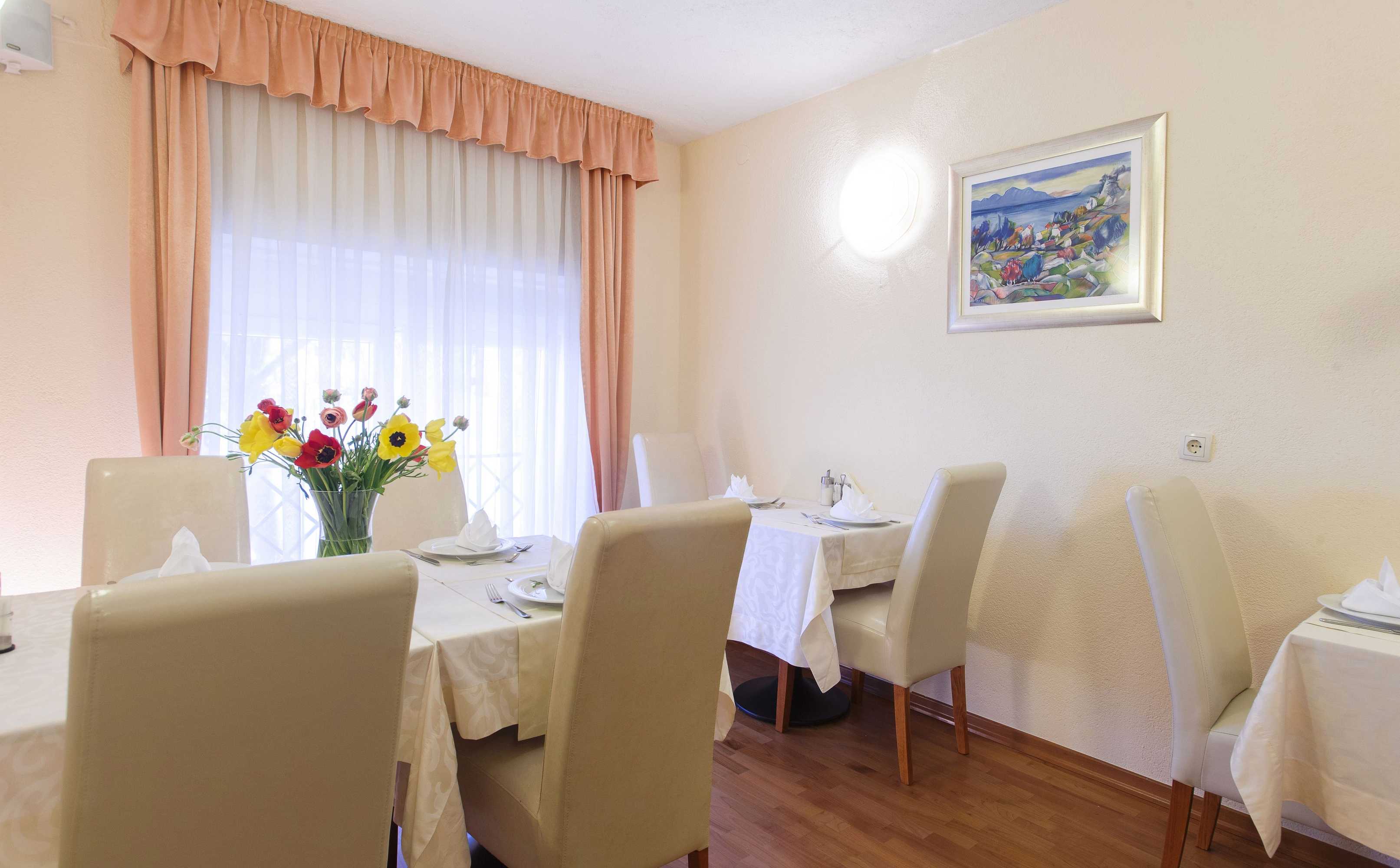 Gift card for Royal Suites