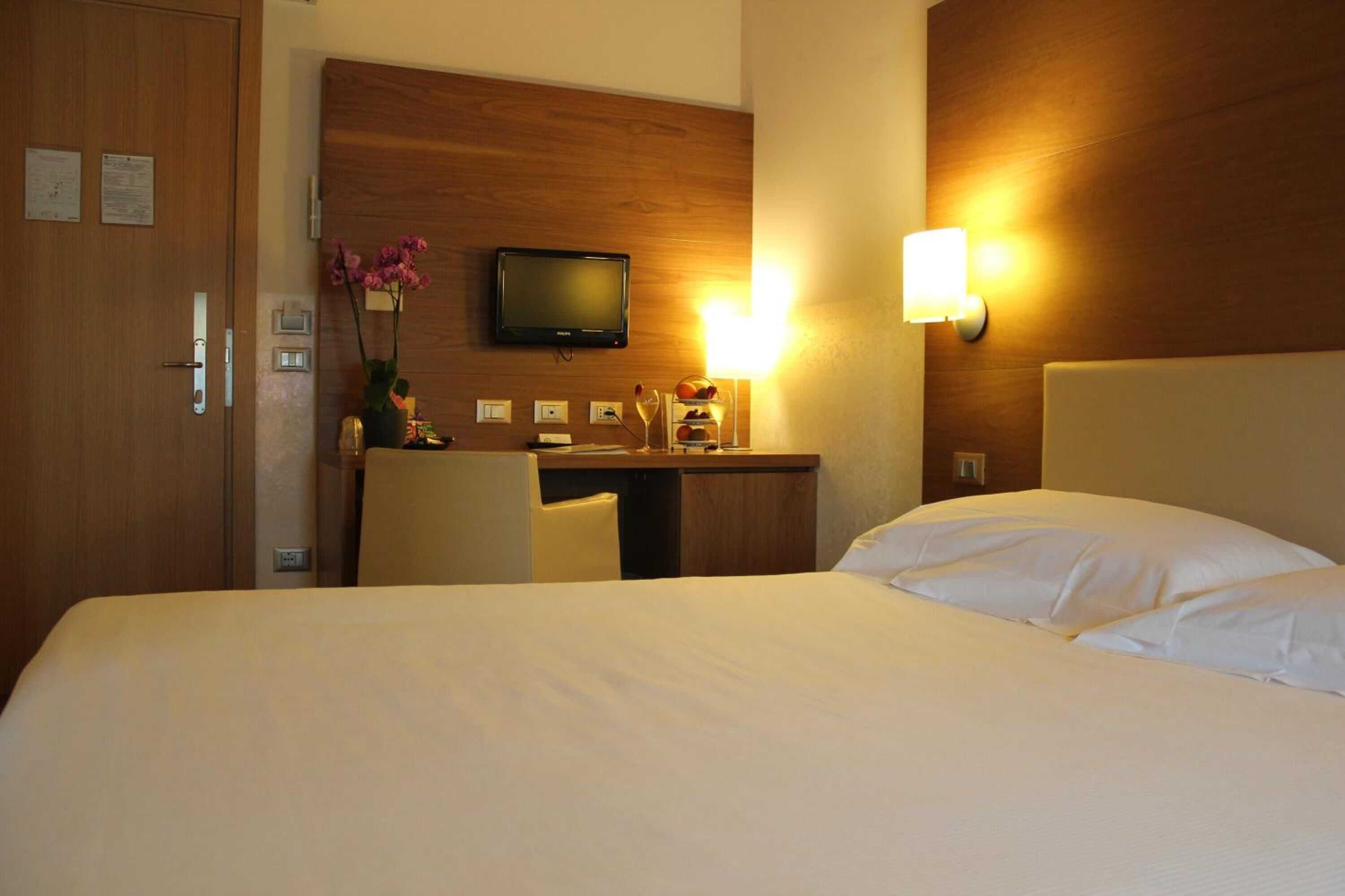 Gift card for Hotel Opera' Gift card for Hotel Opera'
