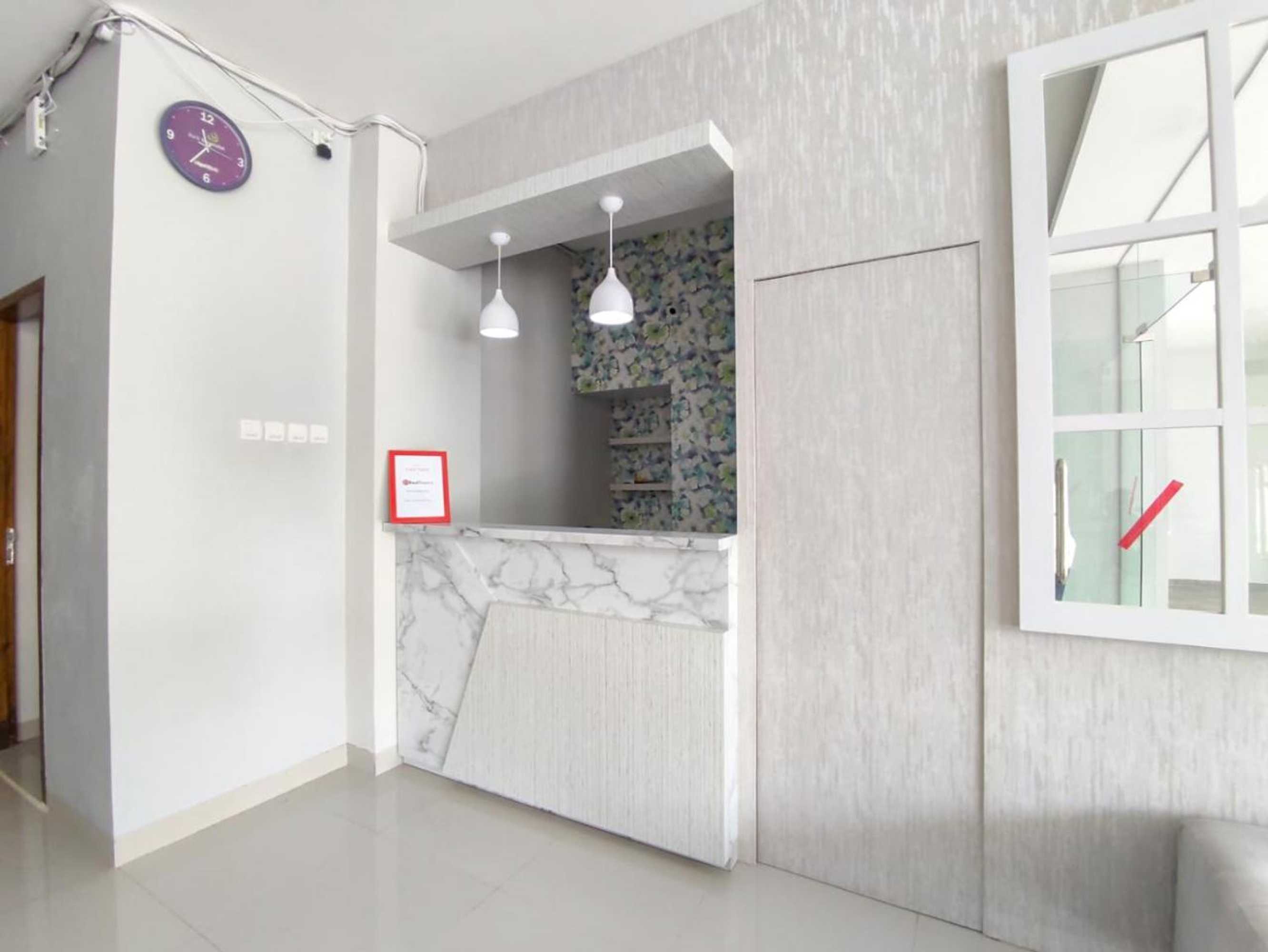 Gift card for Reddoorz Syariah Near Gor Satria Area Gift card for Reddoorz Syariah Near Gor Satria Area