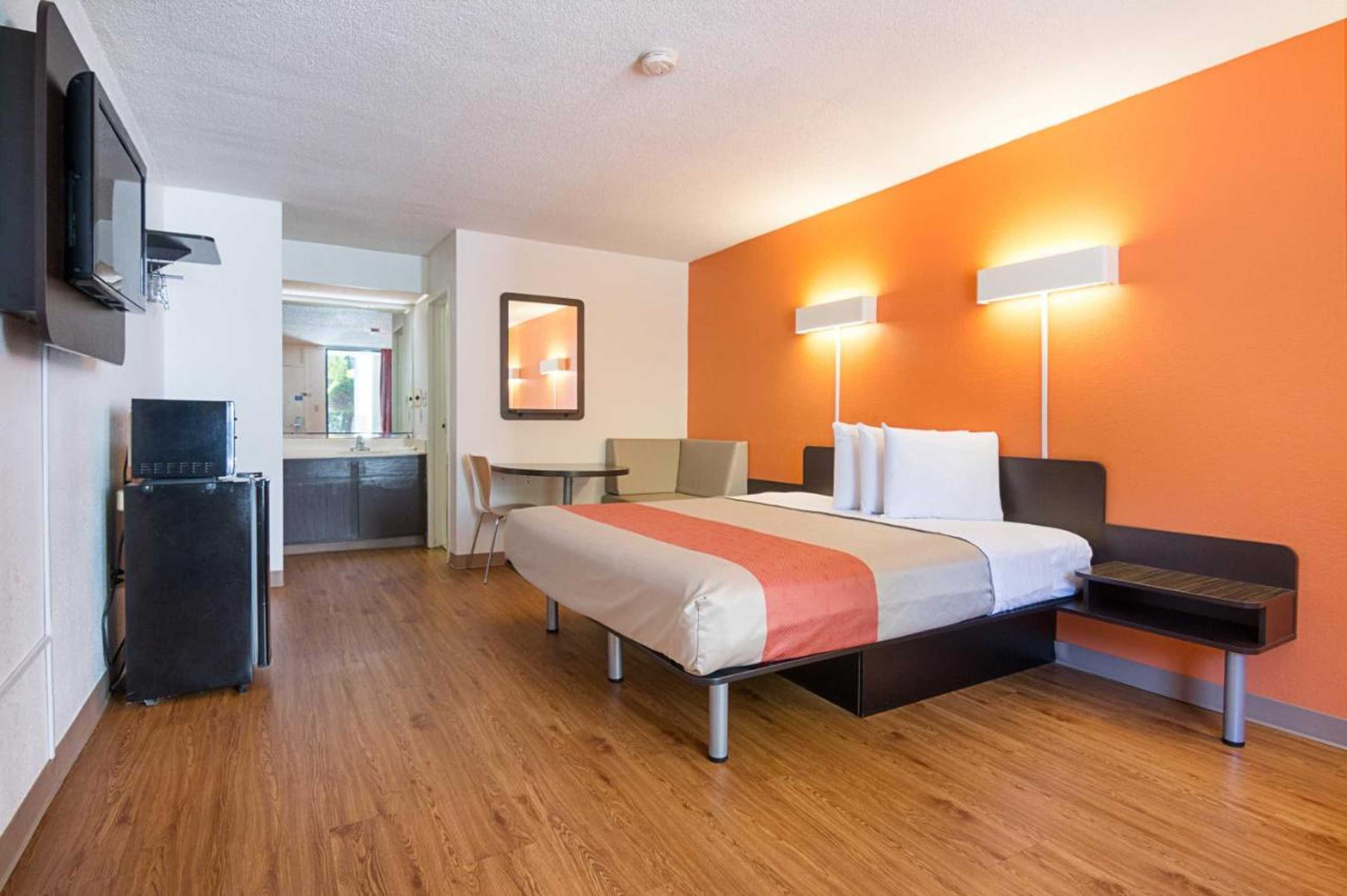 Gift card for Motel 6 Newnan, GA