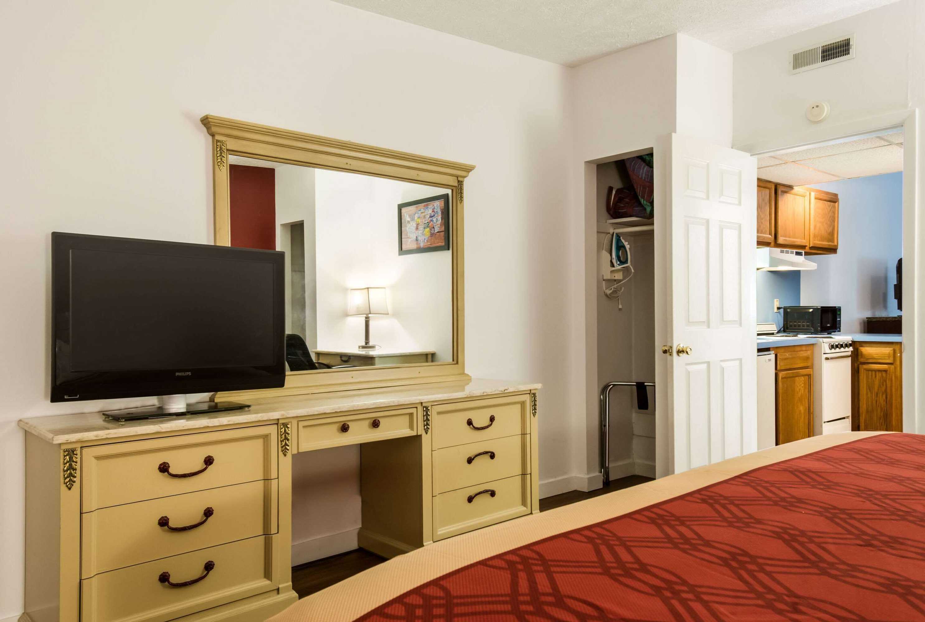 Gift card for Econo Lodge Inn & Suites Lake Harmony - Pocono Mountains Area Gift card for Econo Lodge Inn & Suites Lake Harmony - Pocono Mountains Area