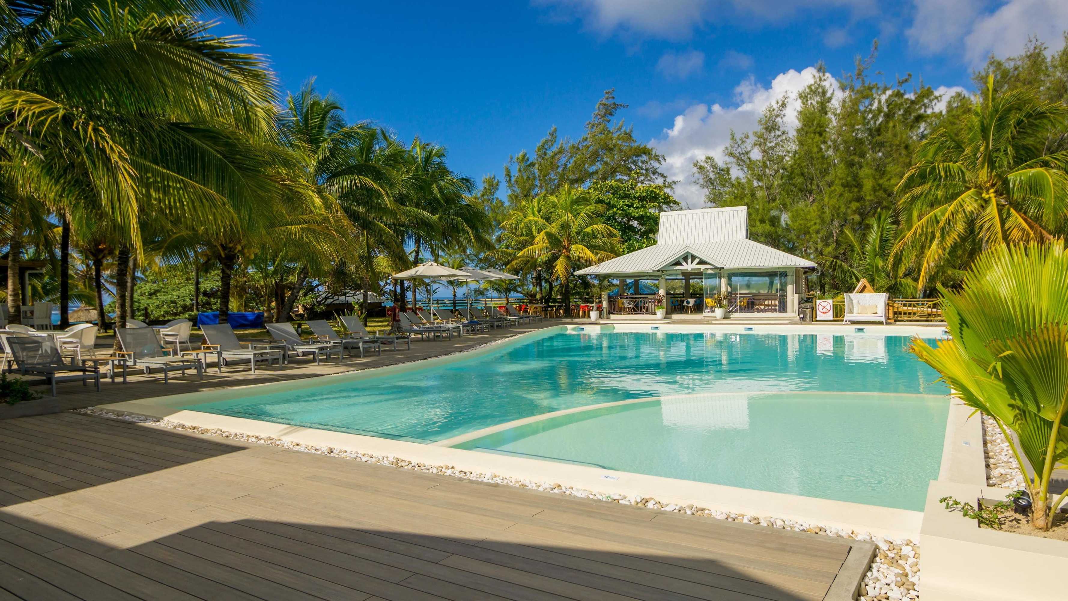 Gift card for Le Peninsula Bay Beach Resort Gift card for Le Peninsula Bay Beach Resort