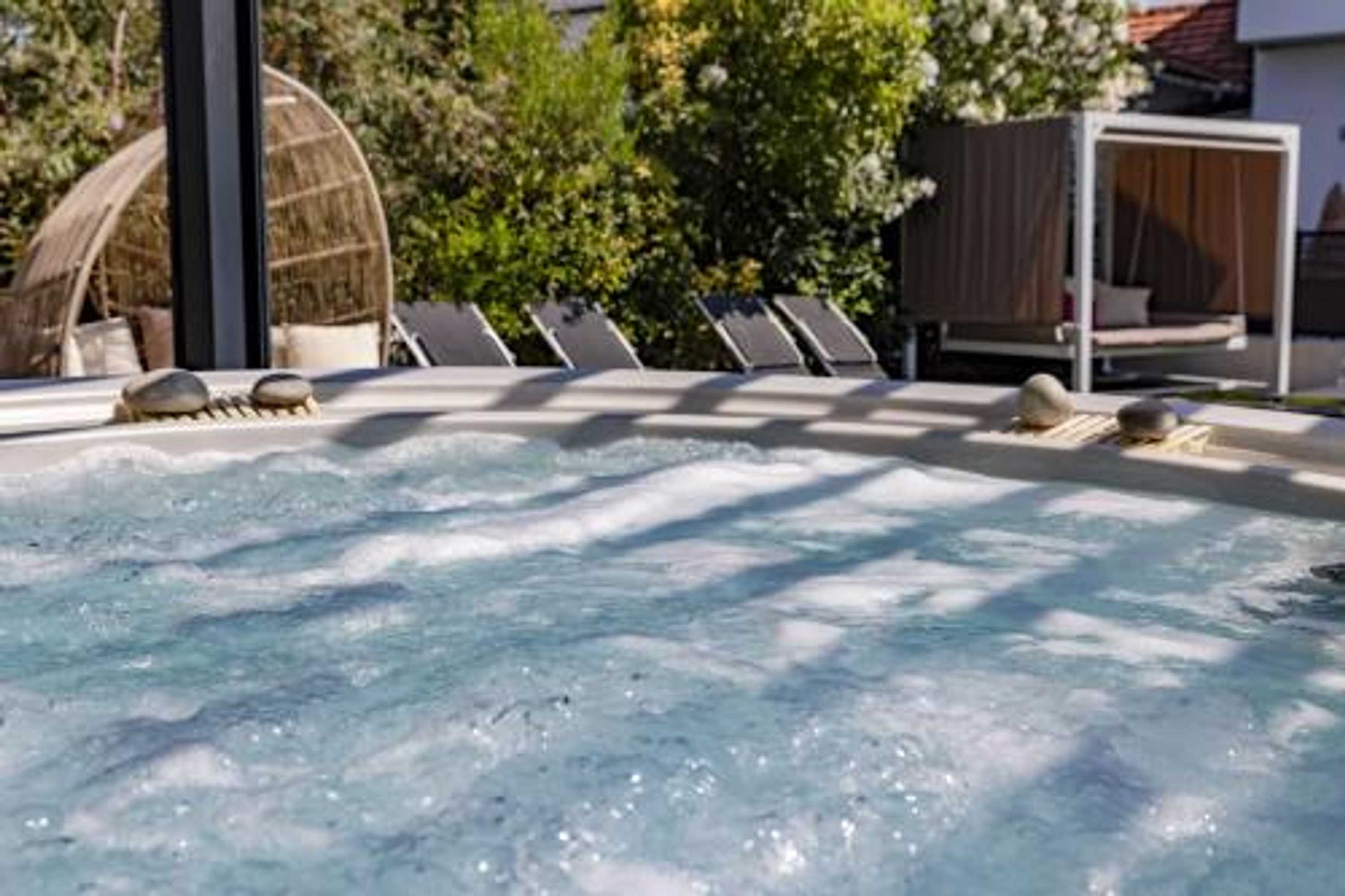 Gift card for Hôtel Eden Cassis - Piscine Chauffée, Jacuzzi - Parking Privé Gift card for Hôtel Eden Cassis - Piscine Chauffée, Jacuzzi - Parking Privé