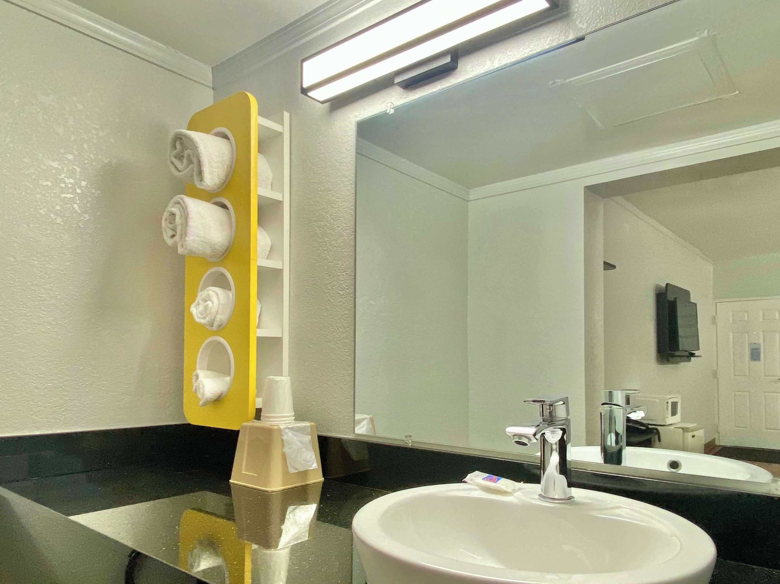 Gift card for Motel 6 Huntington, WV