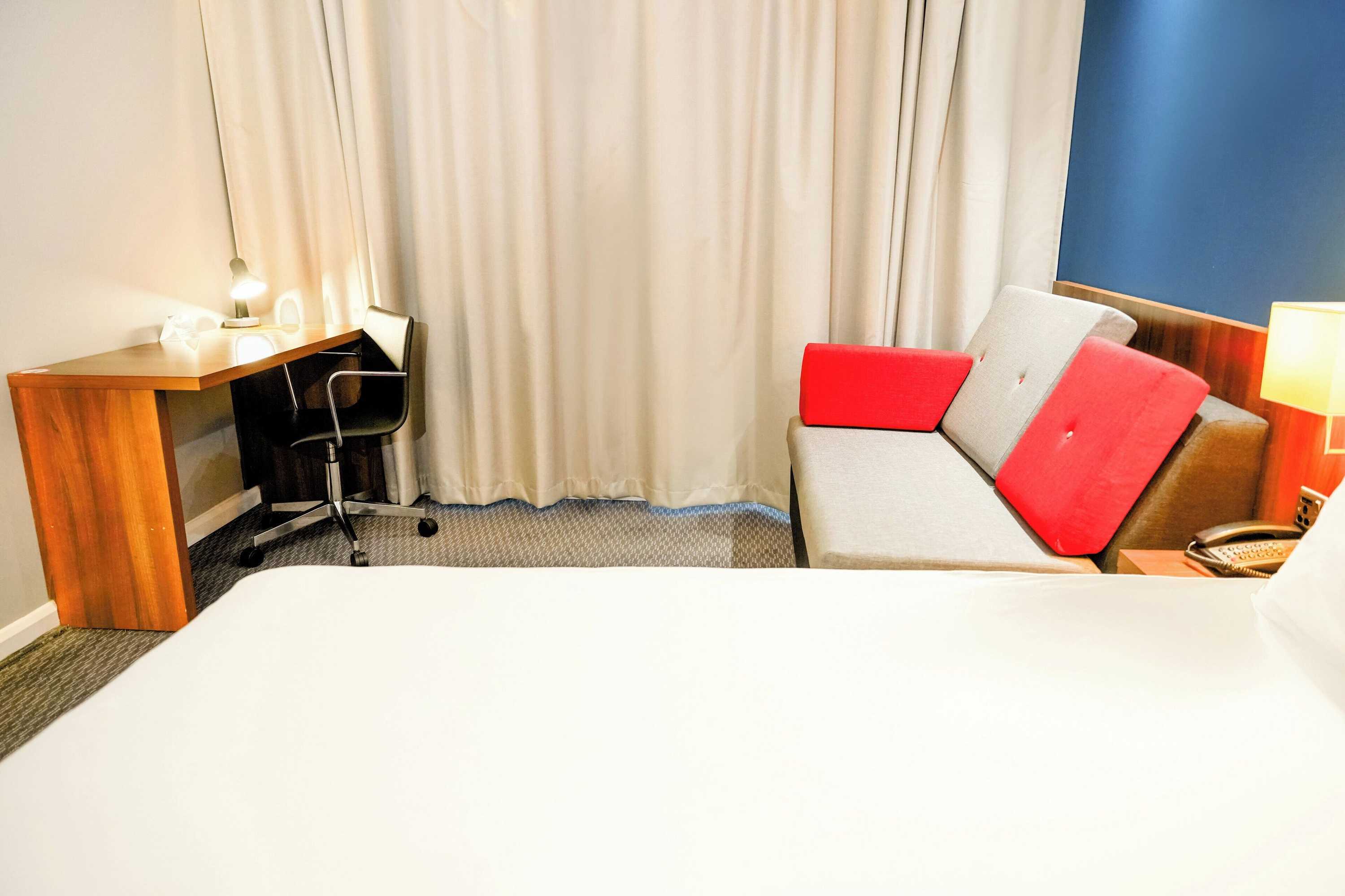 Gift card for Holiday Inn Express Harlow by Ihg Gift card for Holiday Inn Express Harlow by Ihg