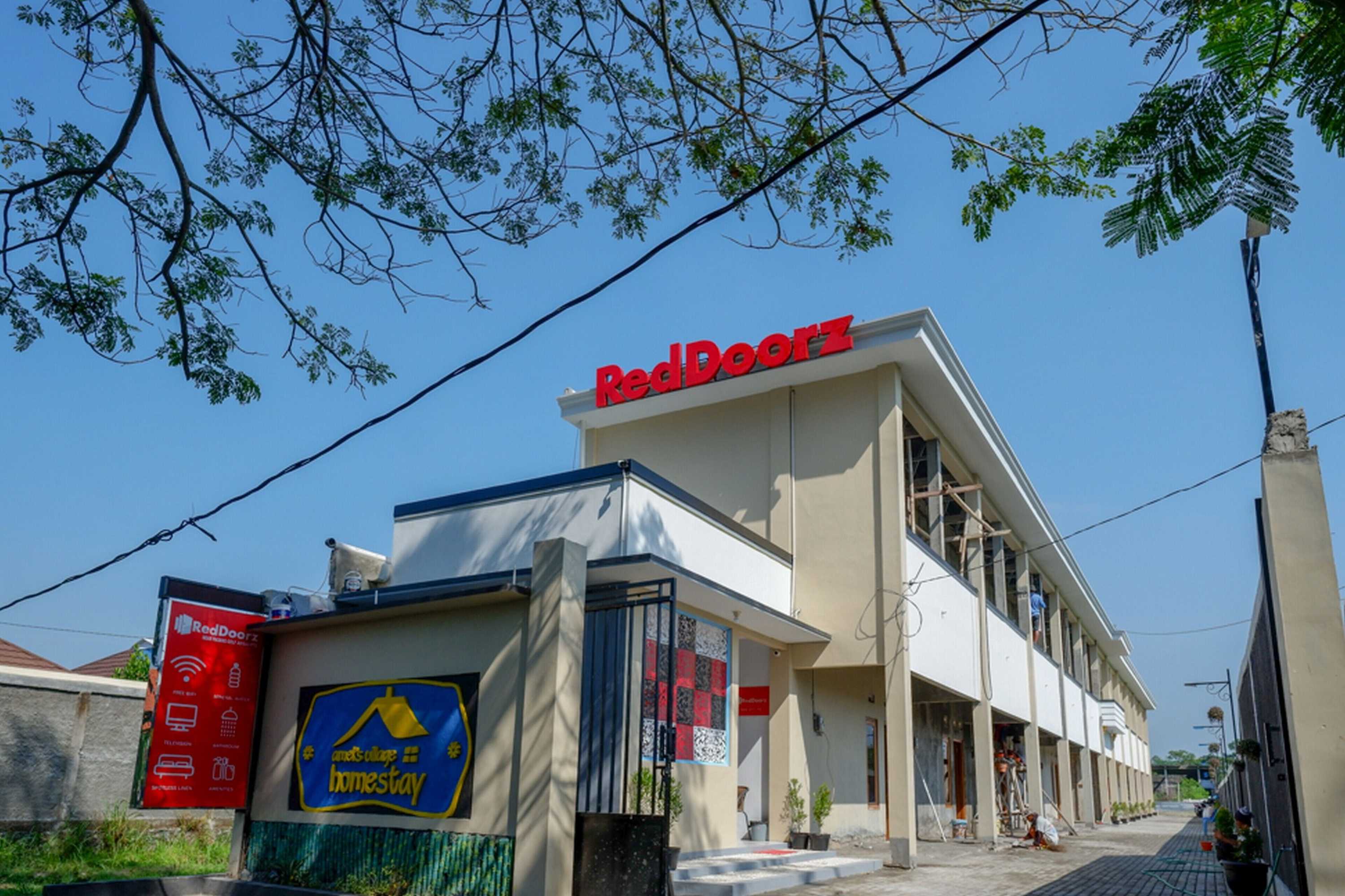 Gift card for Reddoorz Near Padang Golf Adisucipto