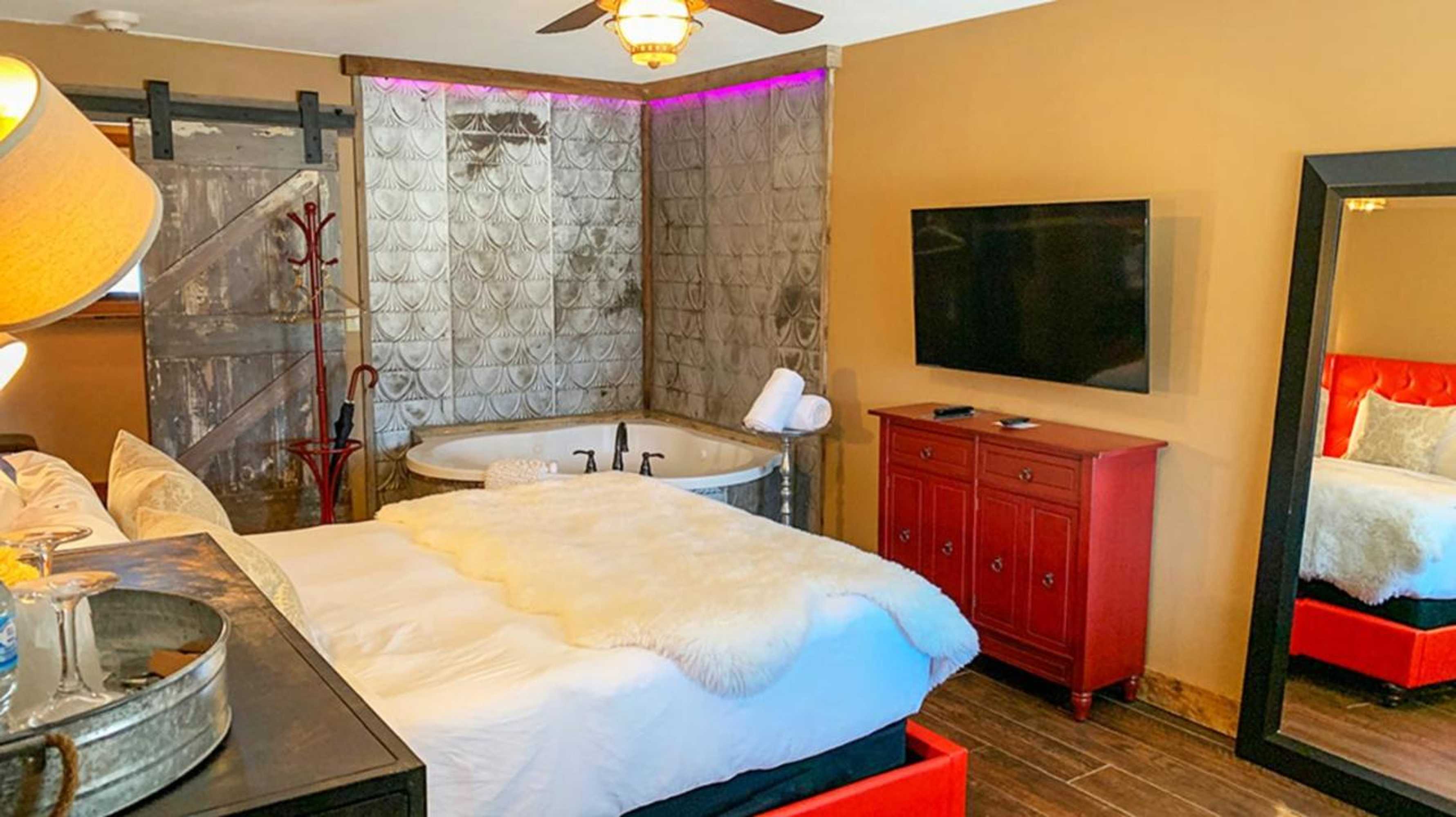 Gift card for Maxwell Mansion Hotel Gift card for Maxwell Mansion Hotel