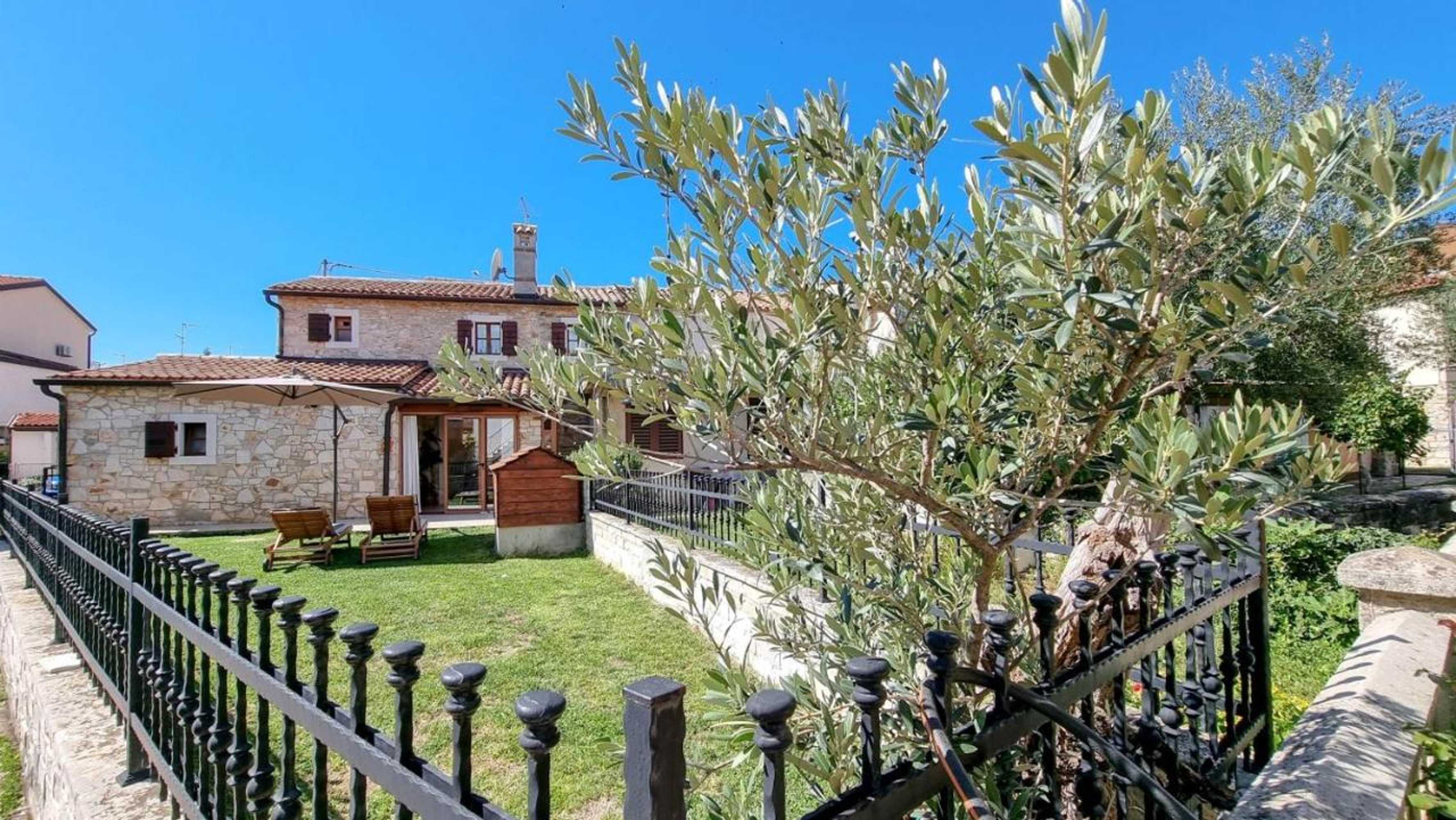 Gift card for Ariana