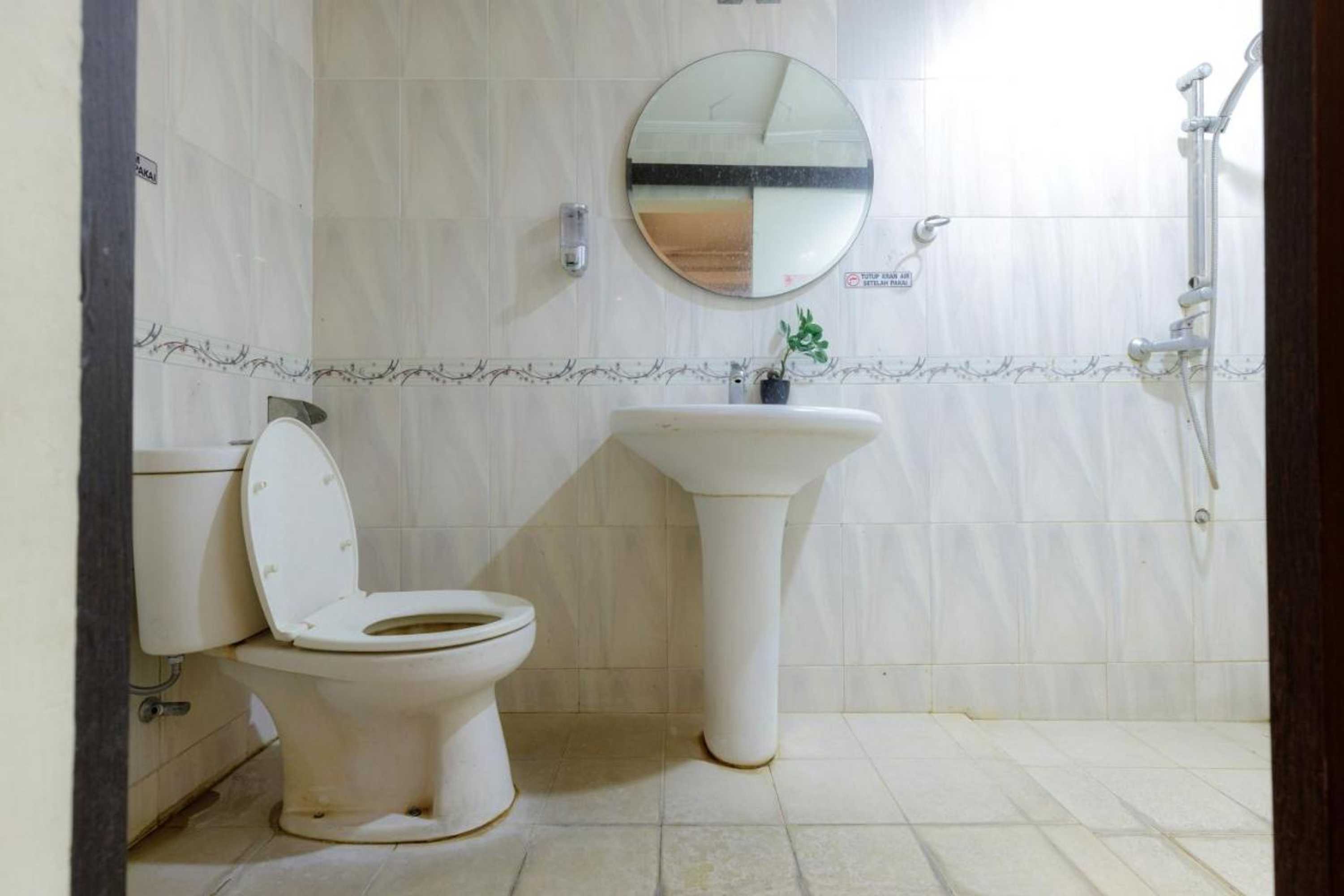 Gift card for Reddoorz Plus Near Simpang Tiga Tritayasa Cilegon