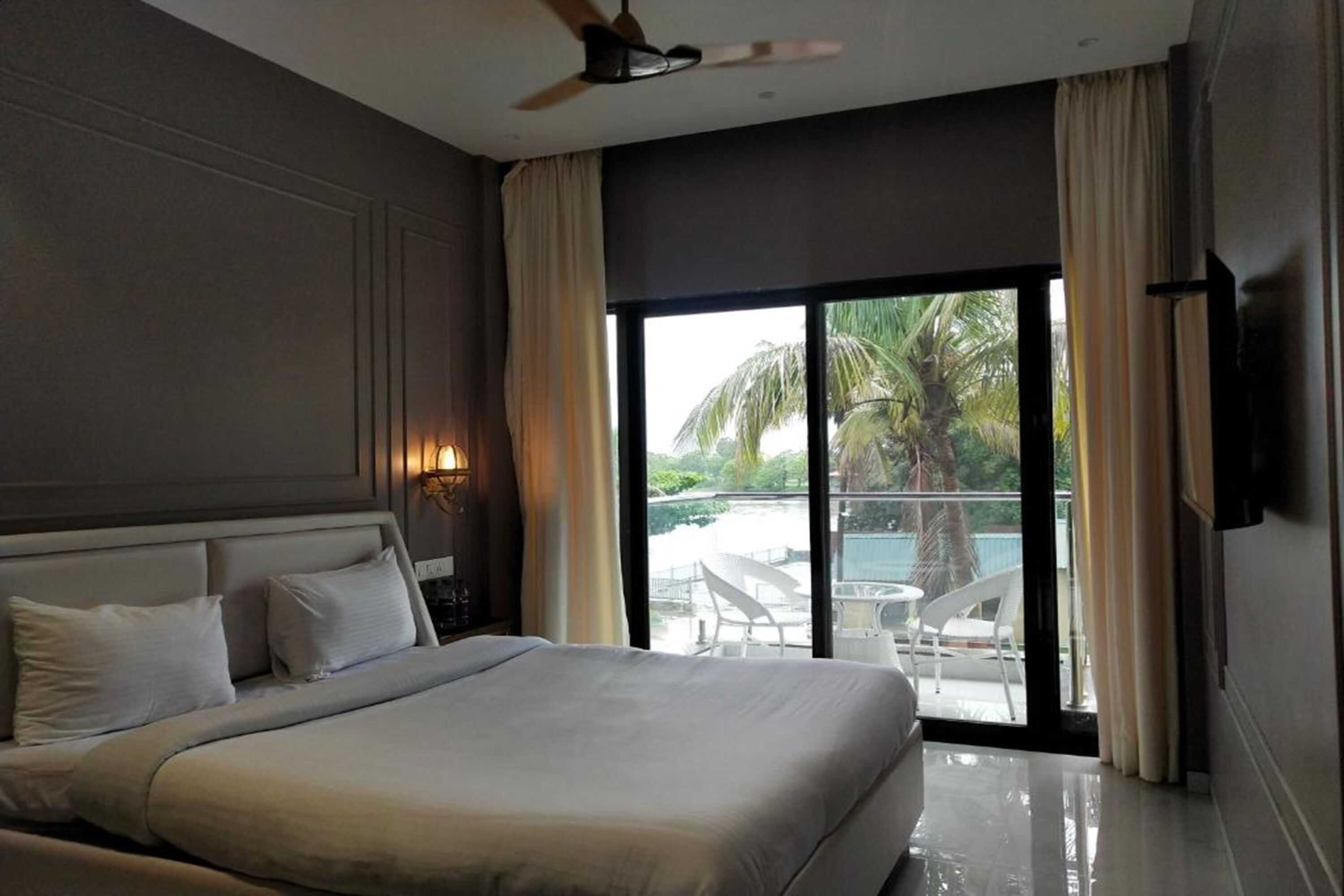 Gift card for Paramount Riverfront Resort & Spa Gift card for Paramount Riverfront Resort & Spa