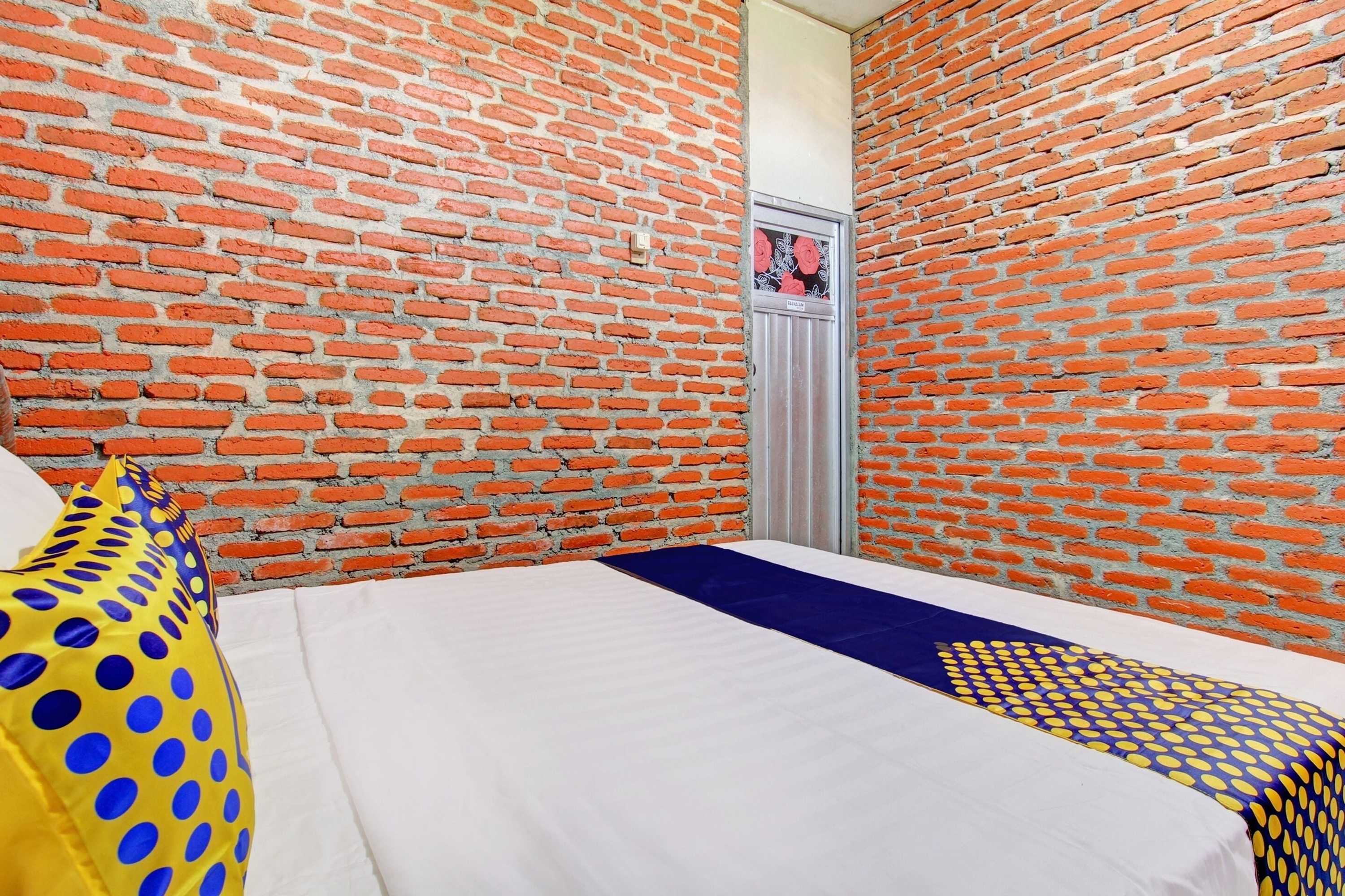 Gift card for Oyo Life 93010 Omah Bareng Syariah Sambisari