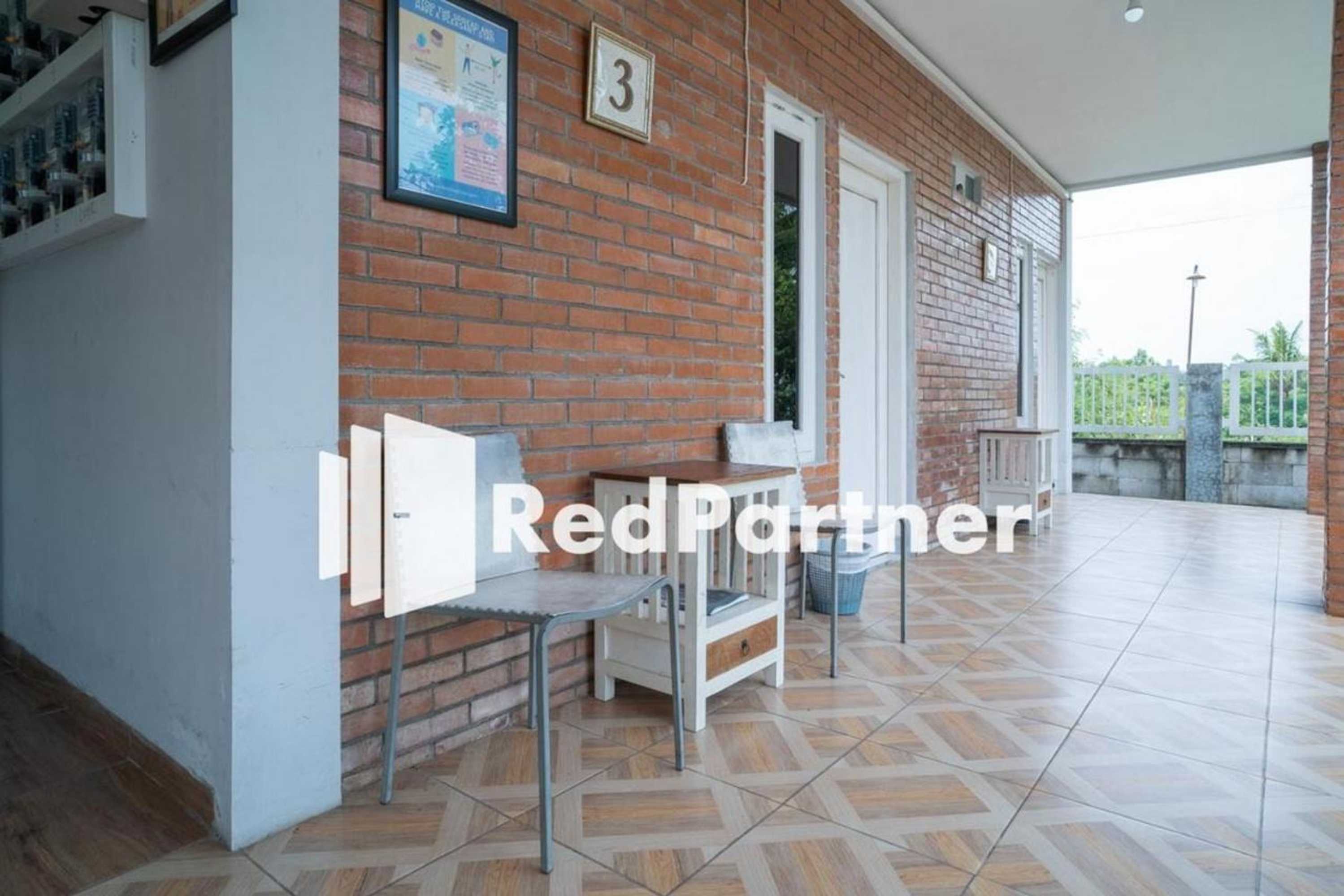 Gift card for House Acasia Syariah Near Universitas Aisyiah Yogyakarta Mitra Reddoorz