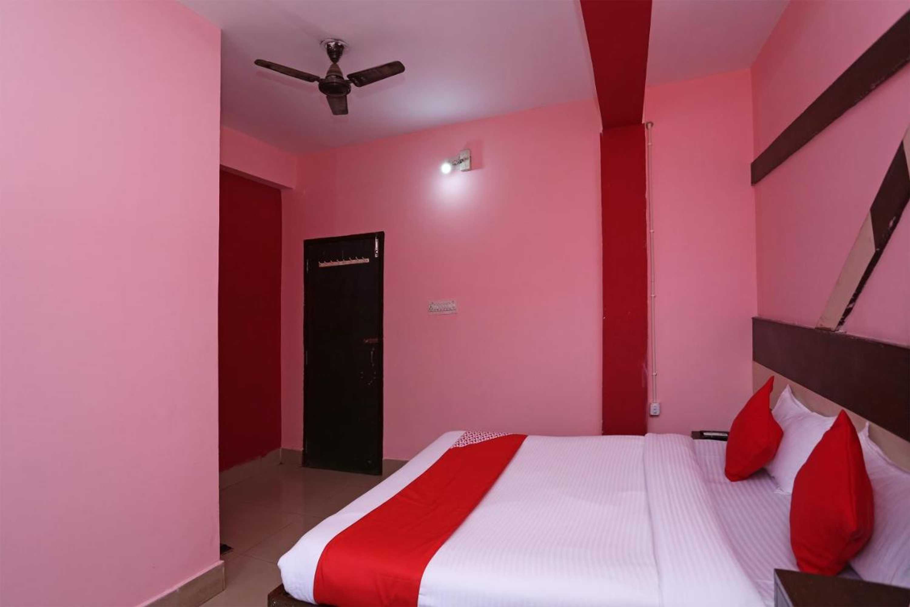 Gift card for Oyo 13624 Kapoors Plaza Guest House