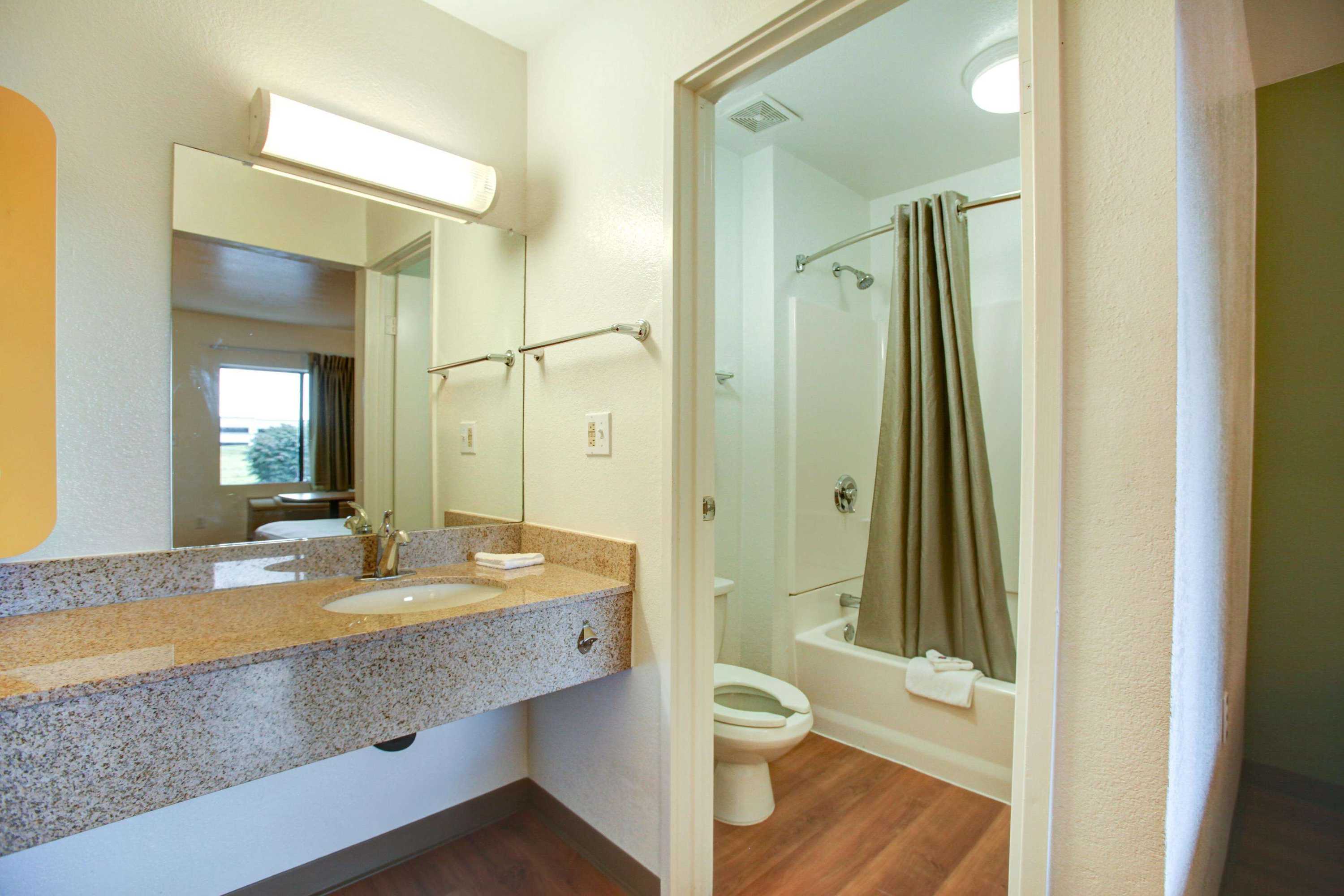 Gift card for Motel 6 Elkton, MD