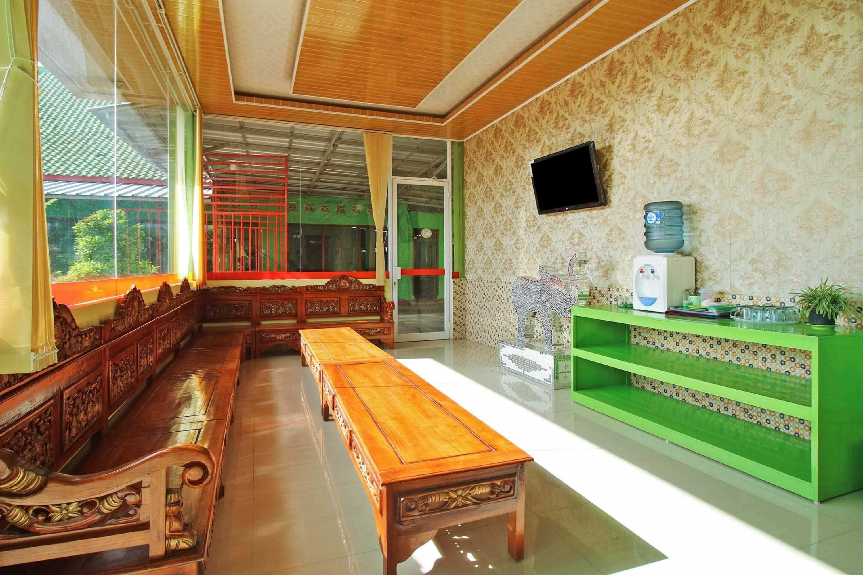 Gift card for Oyo 2596 Homestay Hj. Suharti Gift card for Oyo 2596 Homestay Hj. Suharti