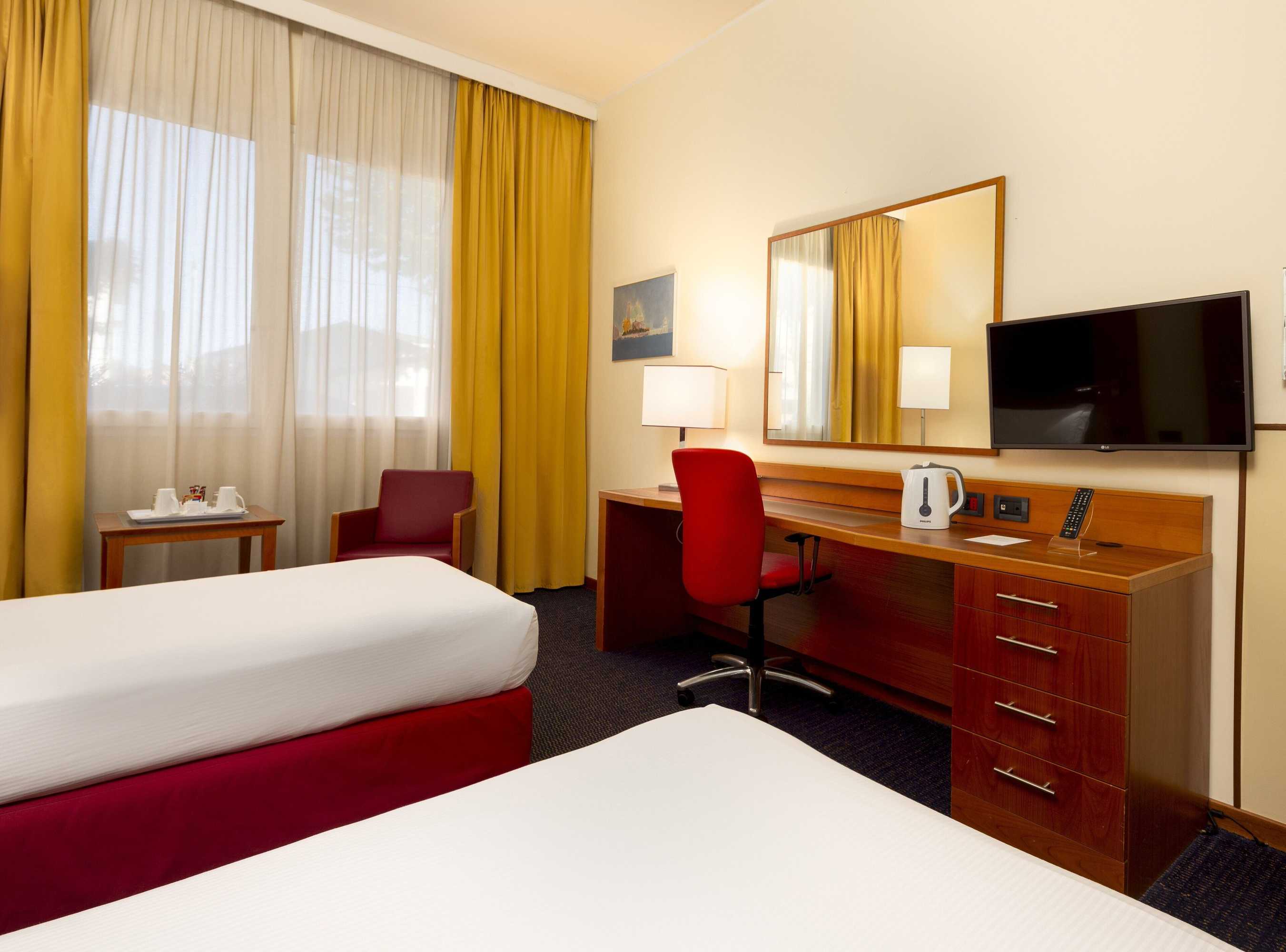 Gift card for Crowne Plaza Venice East by Ihg Gift card for Crowne Plaza Venice East by Ihg