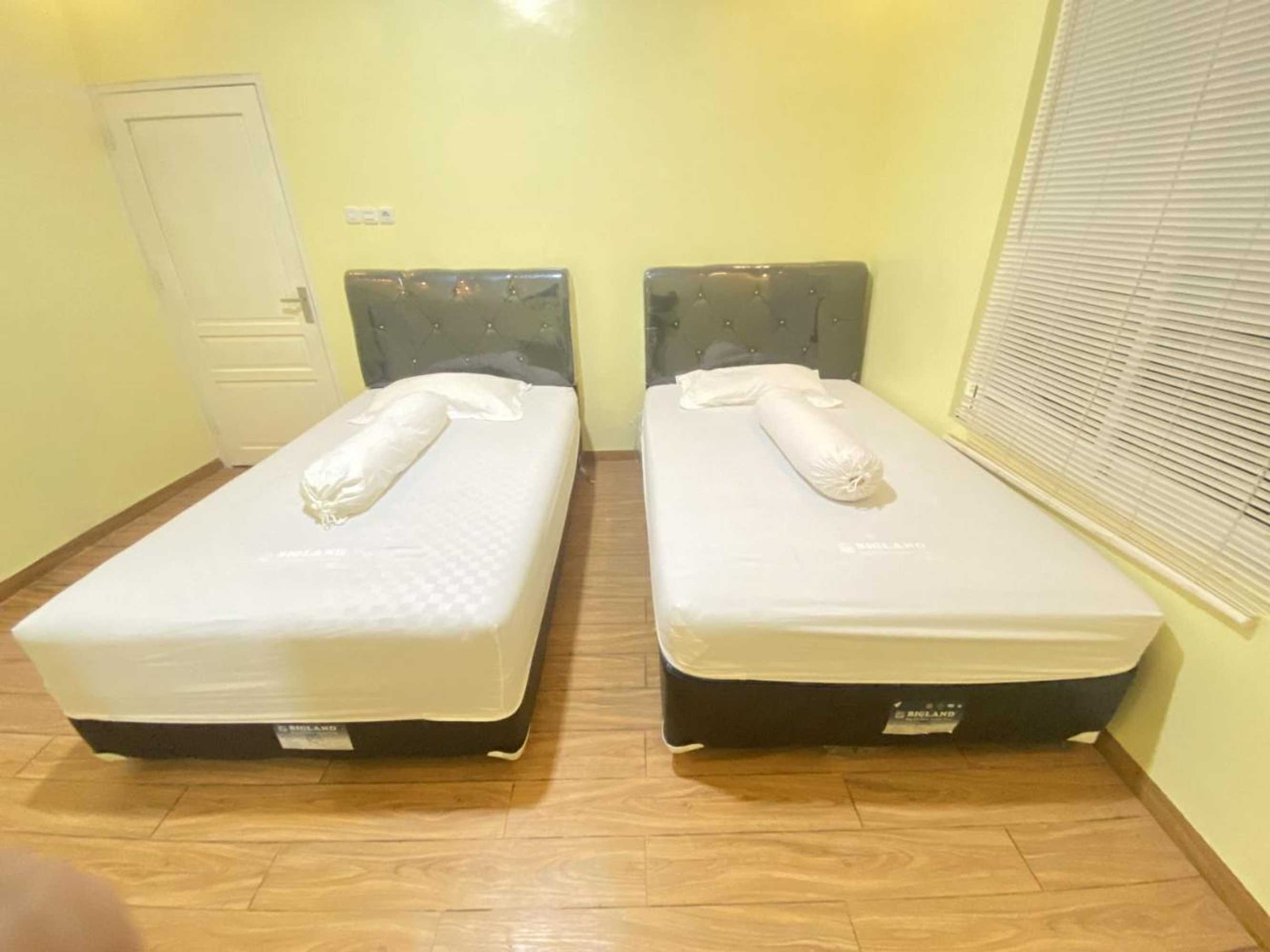 Gift card for Homestay RN Near Taman Bambu Runcing Polewali Mitra Reddoorz