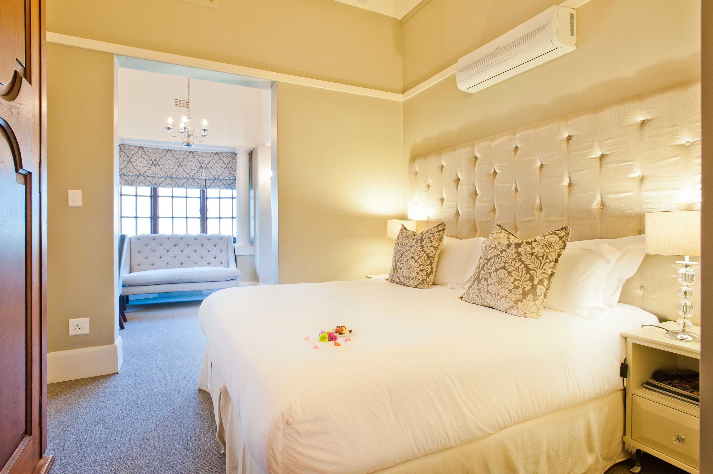 Gift card for The Saint James on Venice Luxury Guest House Gift card for The Saint James on Venice Luxury Guest House