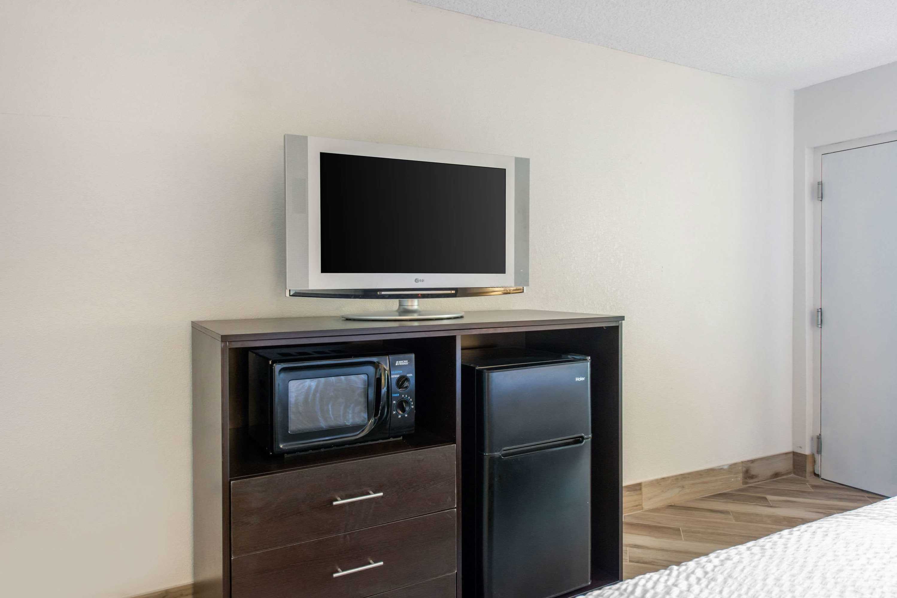Gift card for Clarion Inn & Suites Kissimmee-Lake Buena Vista South Gift card for Clarion Inn & Suites Kissimmee-Lake Buena Vista South