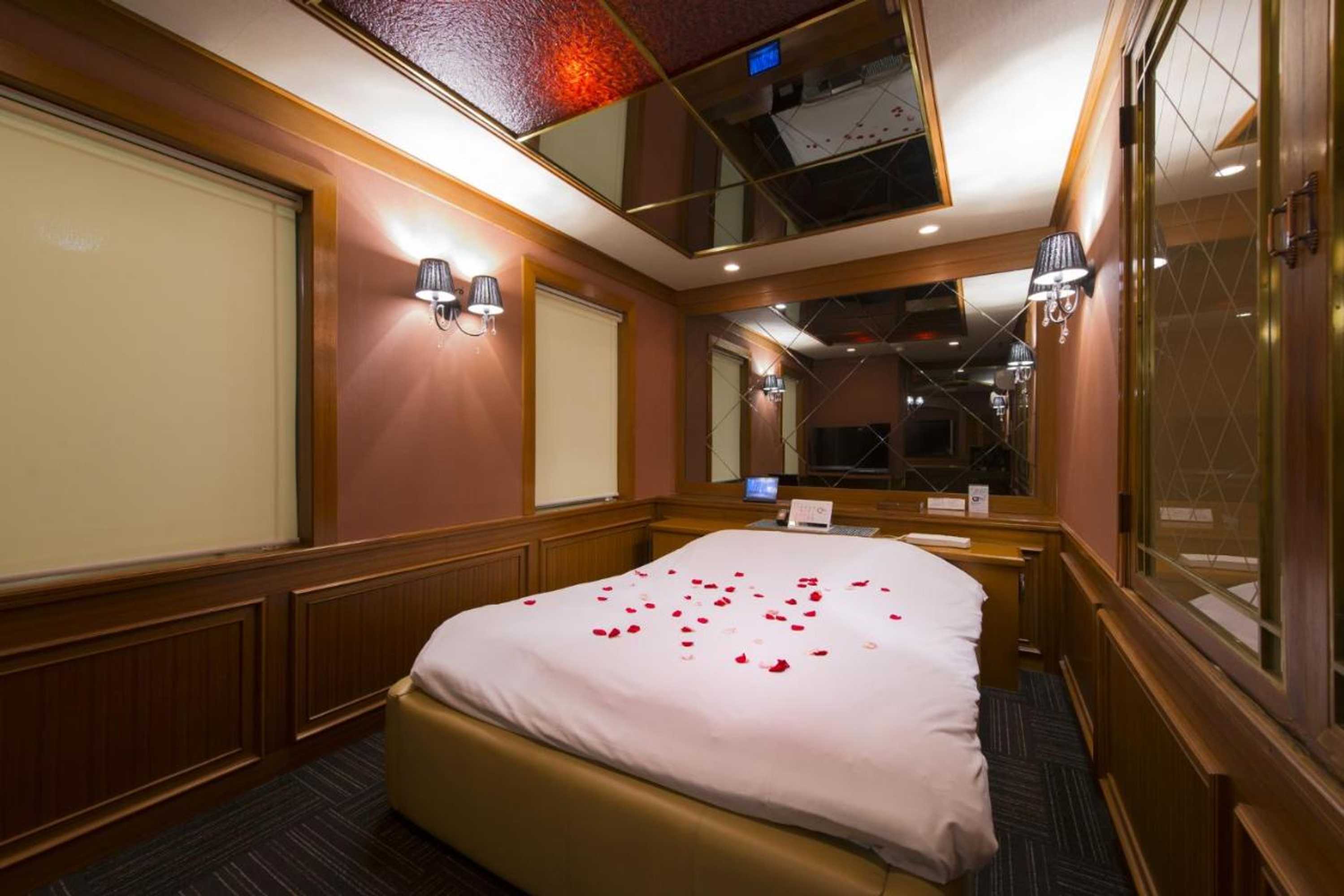 Gift card for Hotel Chateau Briant (adult Only)