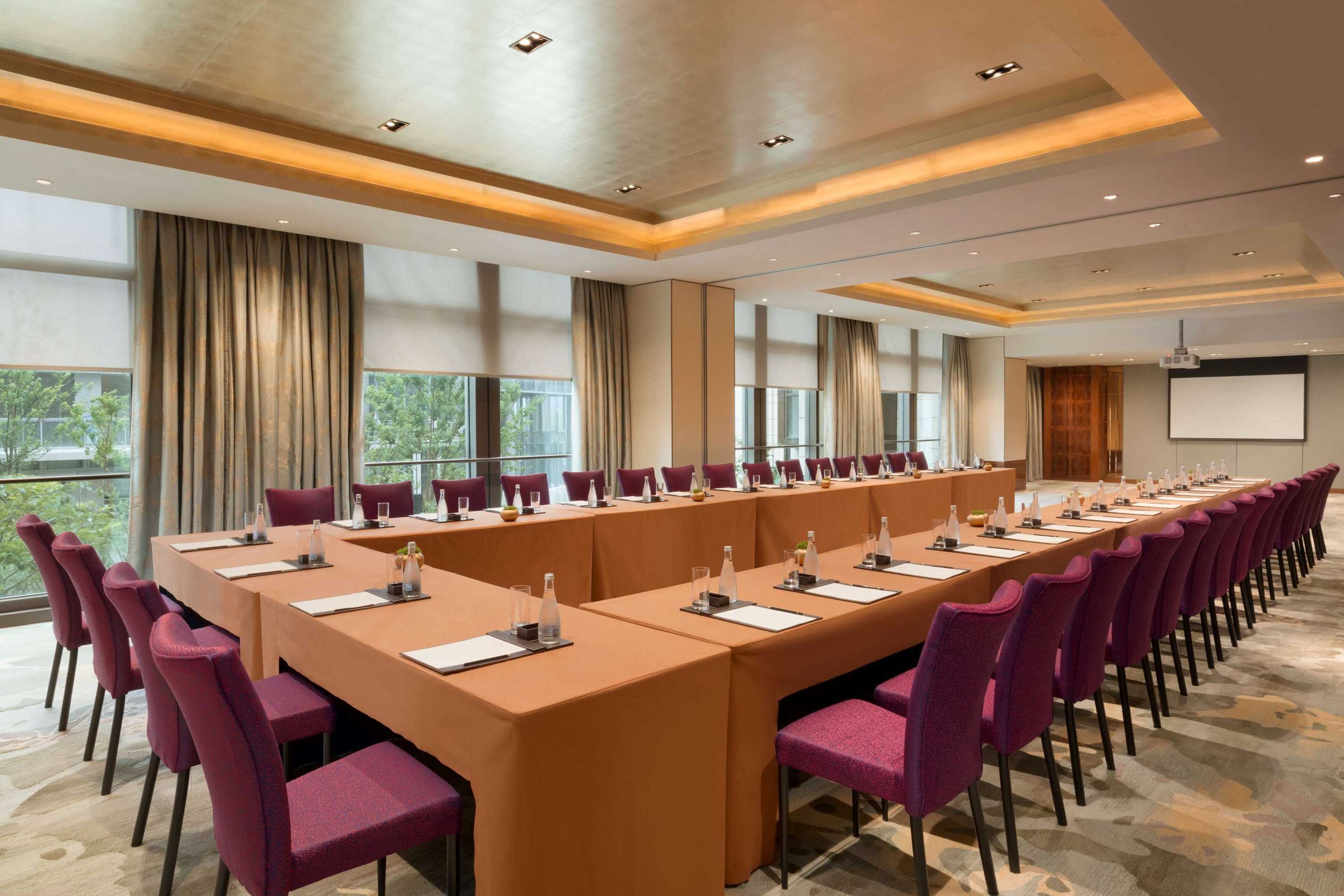 Gift card for Midtown Shangri-La, Hangzhou - Around 5 Minutes Walking Distance to West Lake Gift card for Midtown Shangri-La, Hangzhou - Around 5 Minutes Walking Distance to West Lake