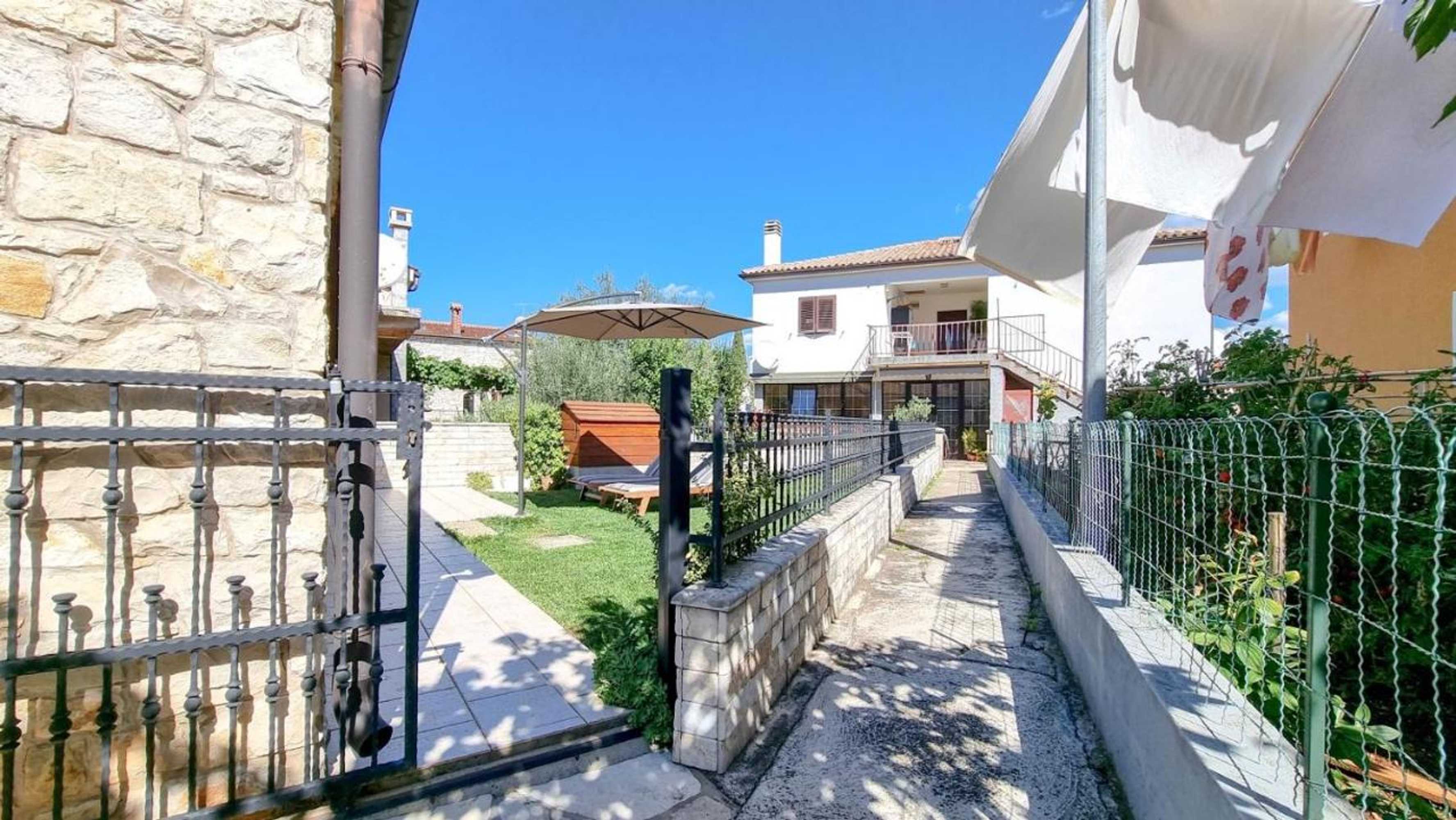 Gift card for Ariana