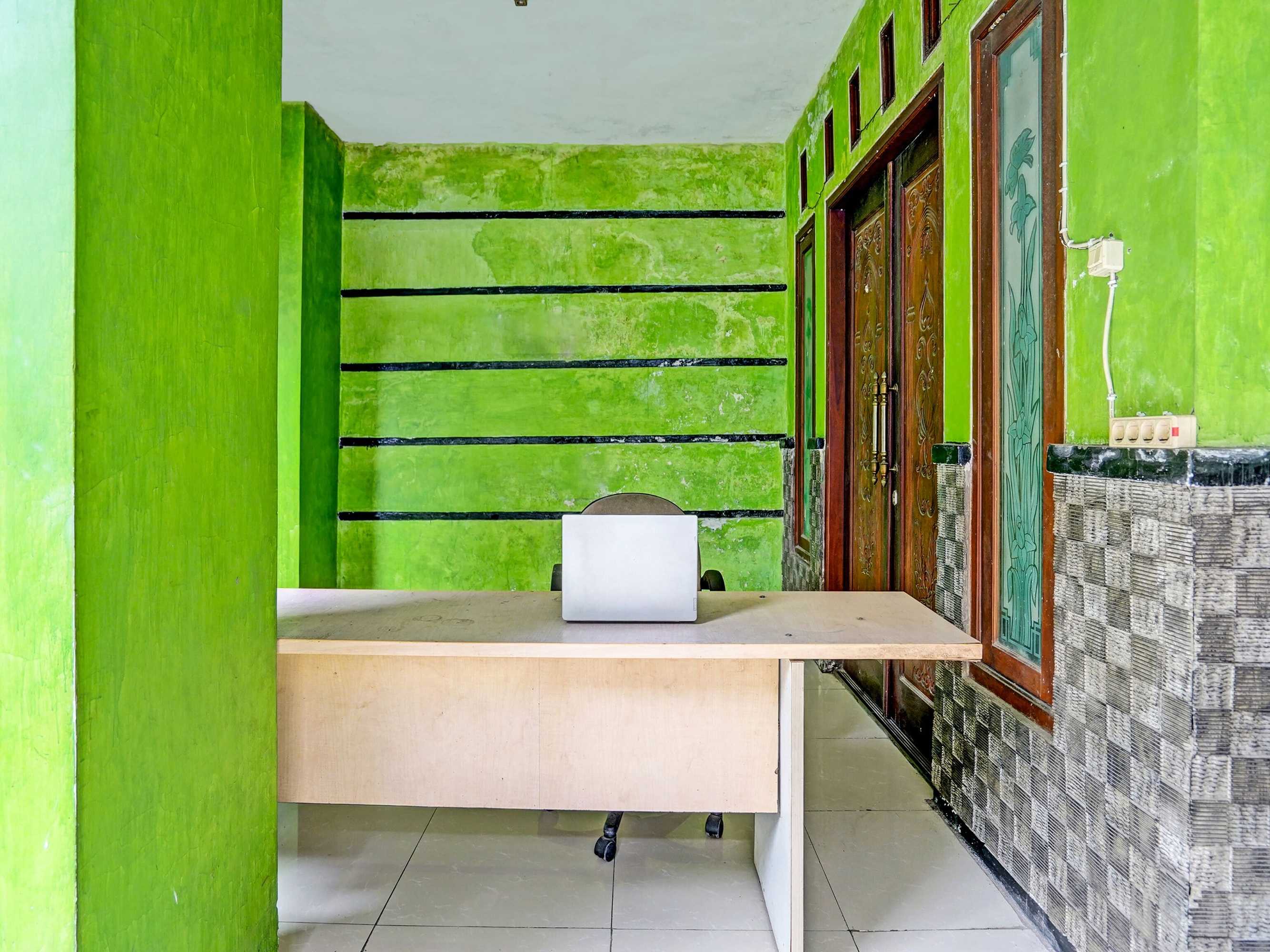 Gift card for Oyo 92086 Fun Guesthouse Syariah Gift card for Oyo 92086 Fun Guesthouse Syariah